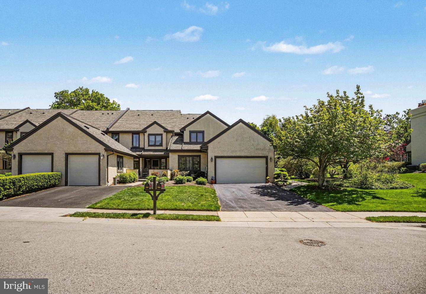 944 Hedgerow Ct # Property Photo 49