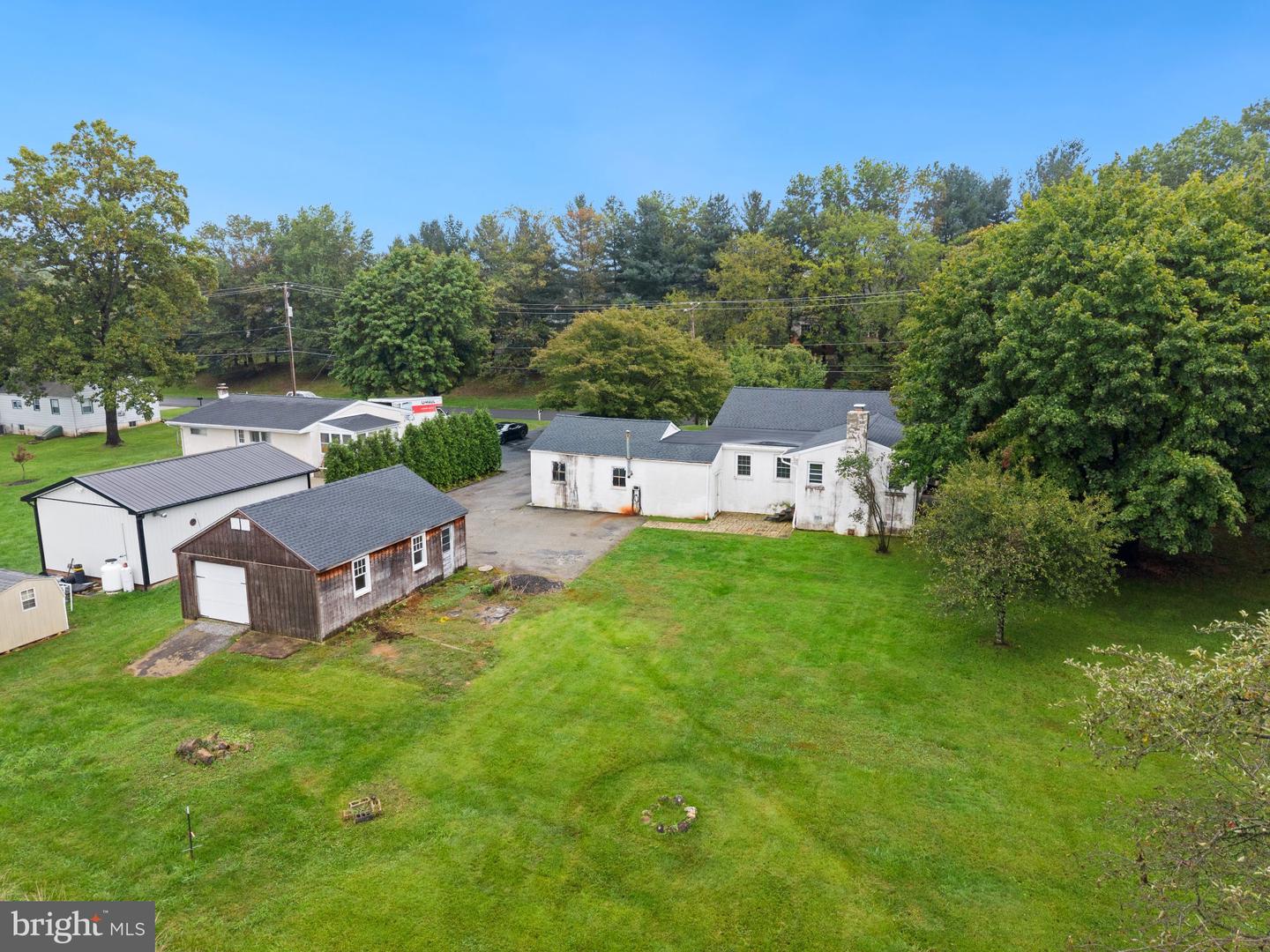 325 E Mount Kirk Ave # Property Photo 2