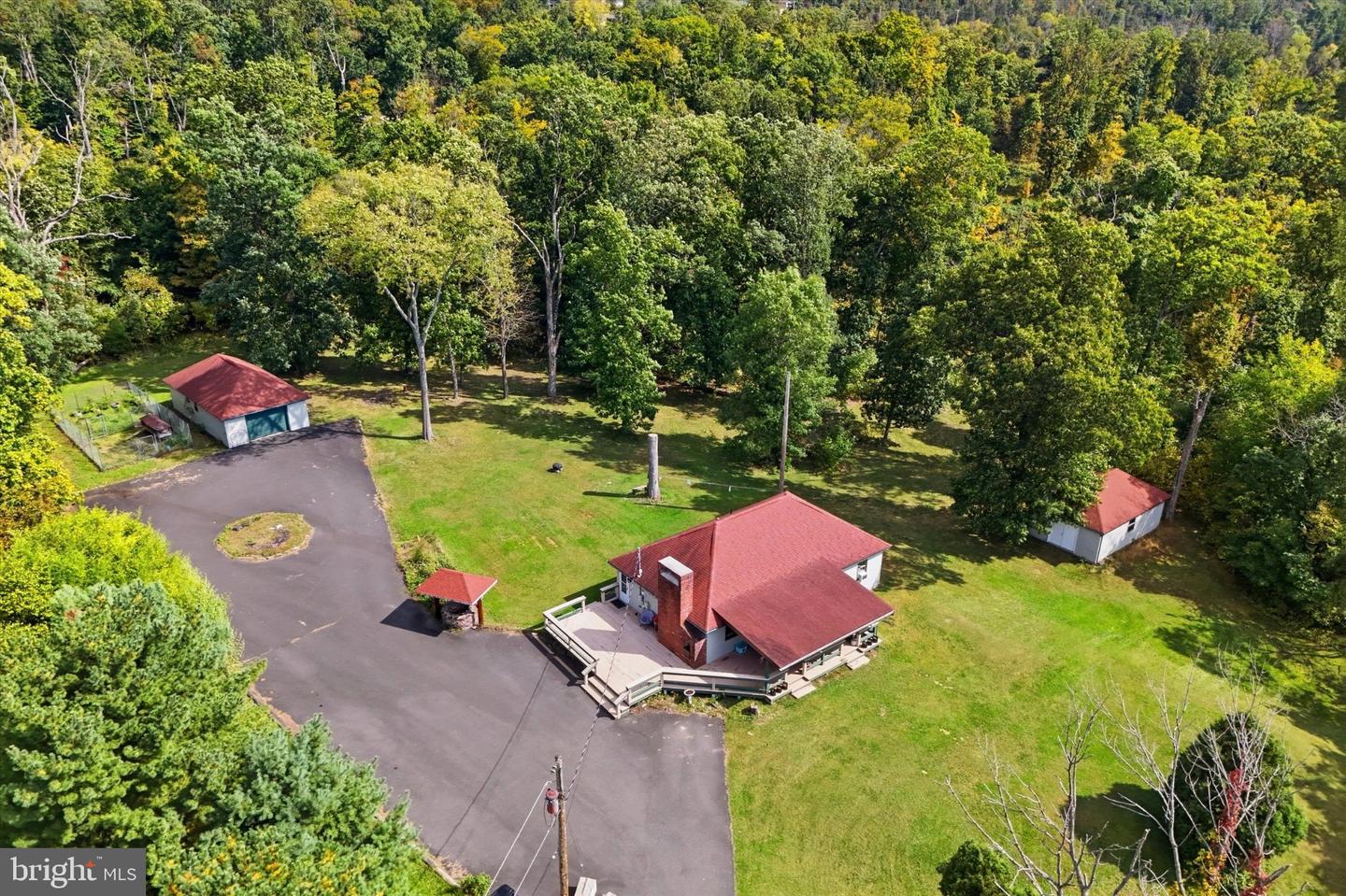 2070 Hendricks Station Rd # Property Photo 1