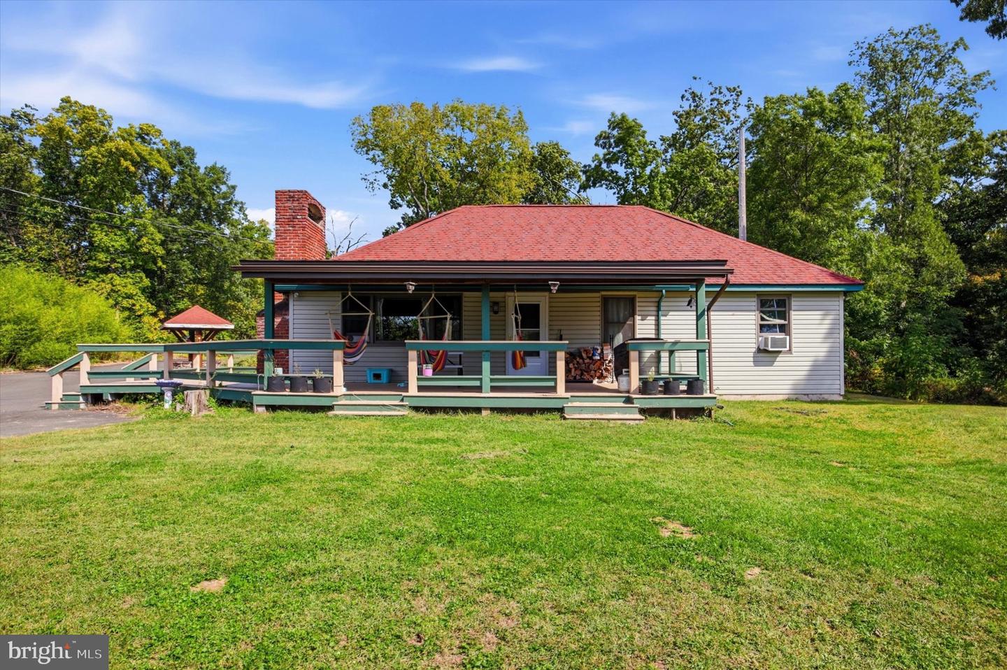 2070 Hendricks Station Rd # Property Photo 6