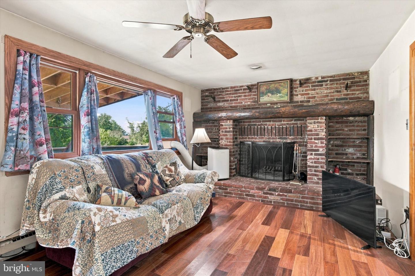 2070 Hendricks Station Rd # Property Photo 9