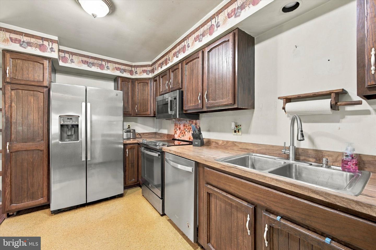 2070 Hendricks Station Rd # Property Photo 12