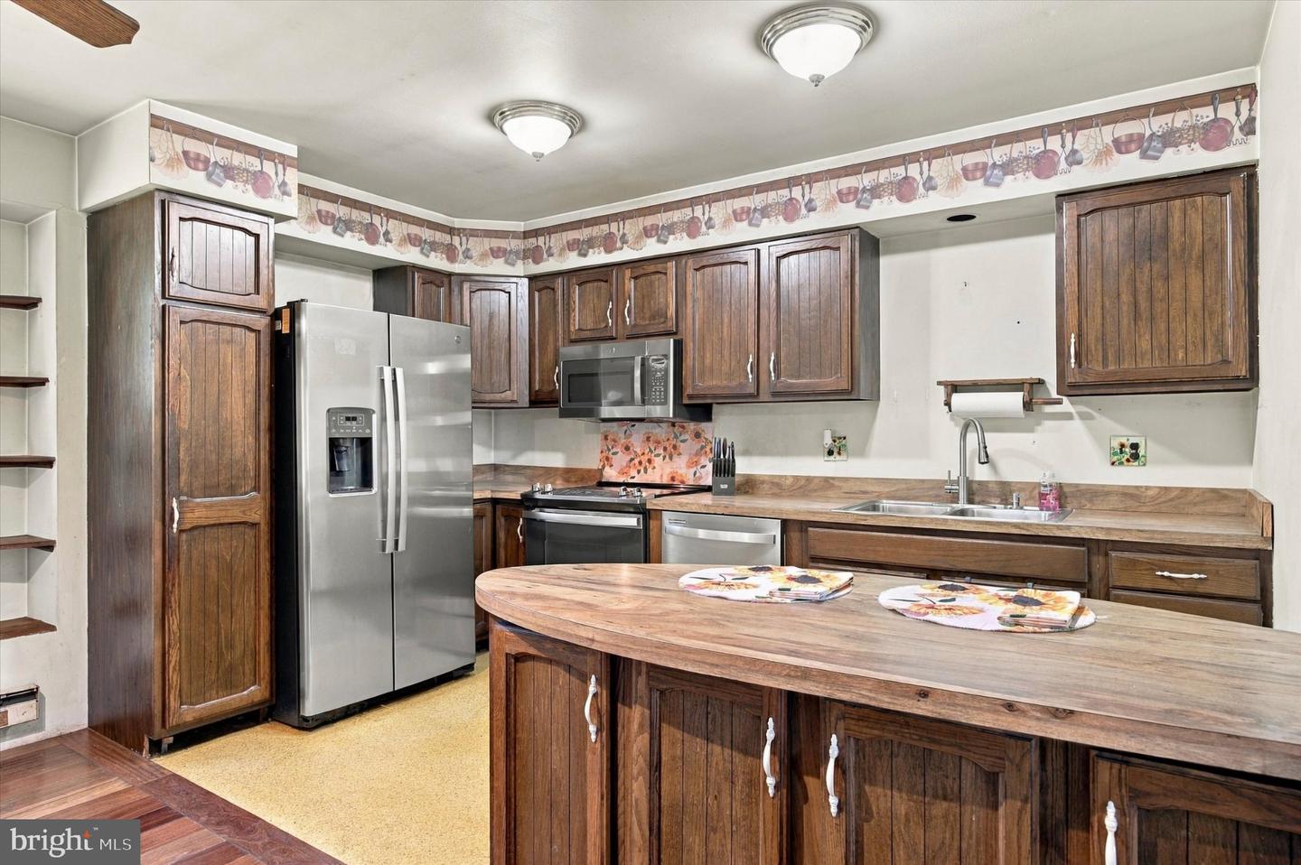 2070 Hendricks Station Rd # Property Photo 13