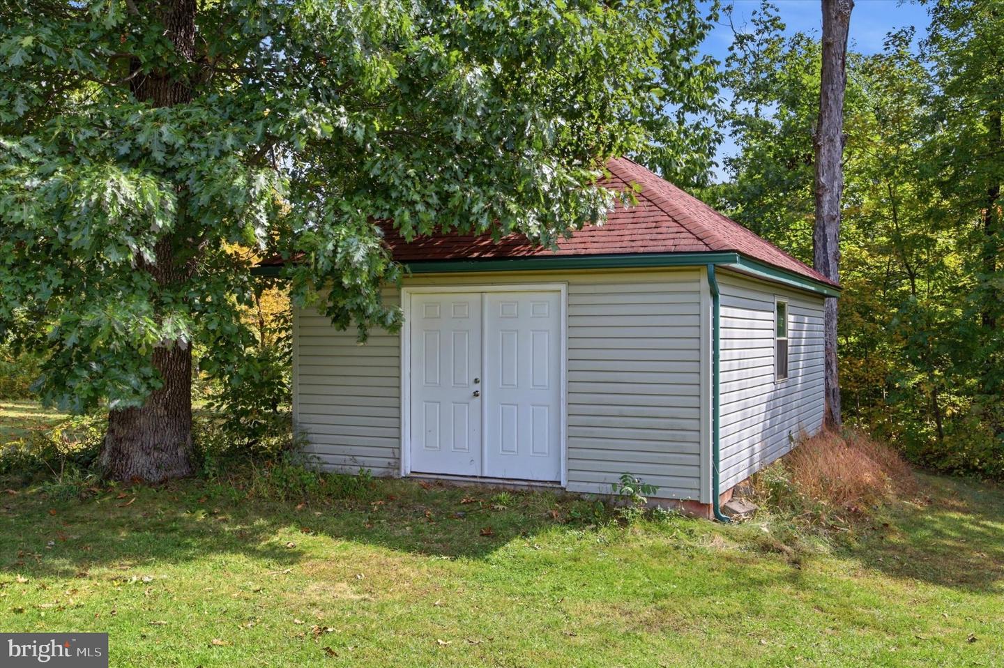 2070 Hendricks Station Rd # Property Photo 24