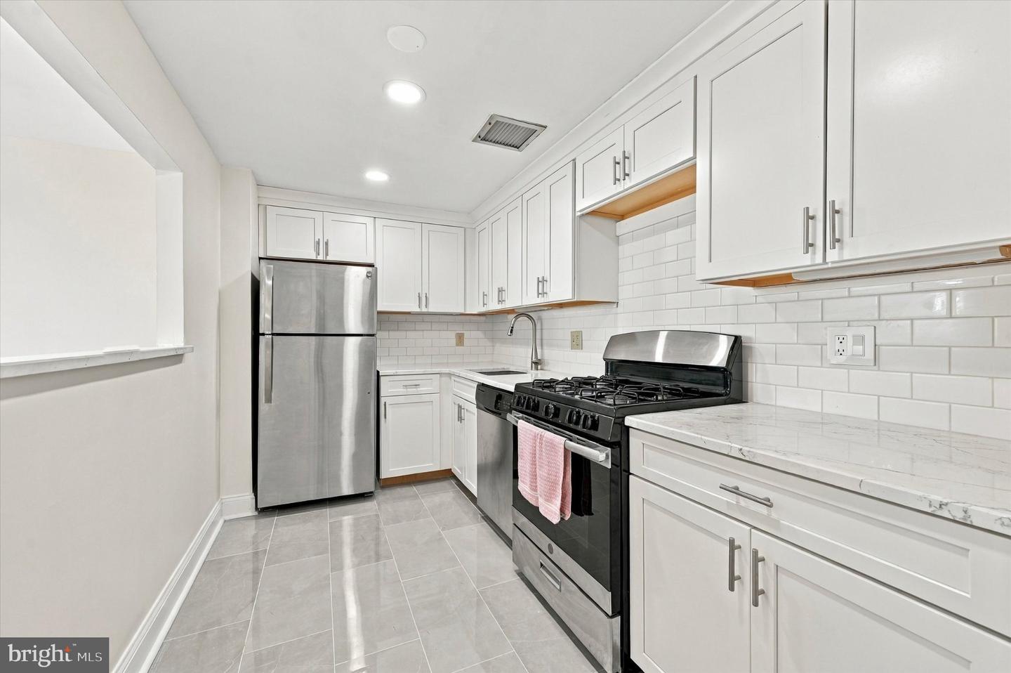 309 Florence Ave #411-n Property Photo 8