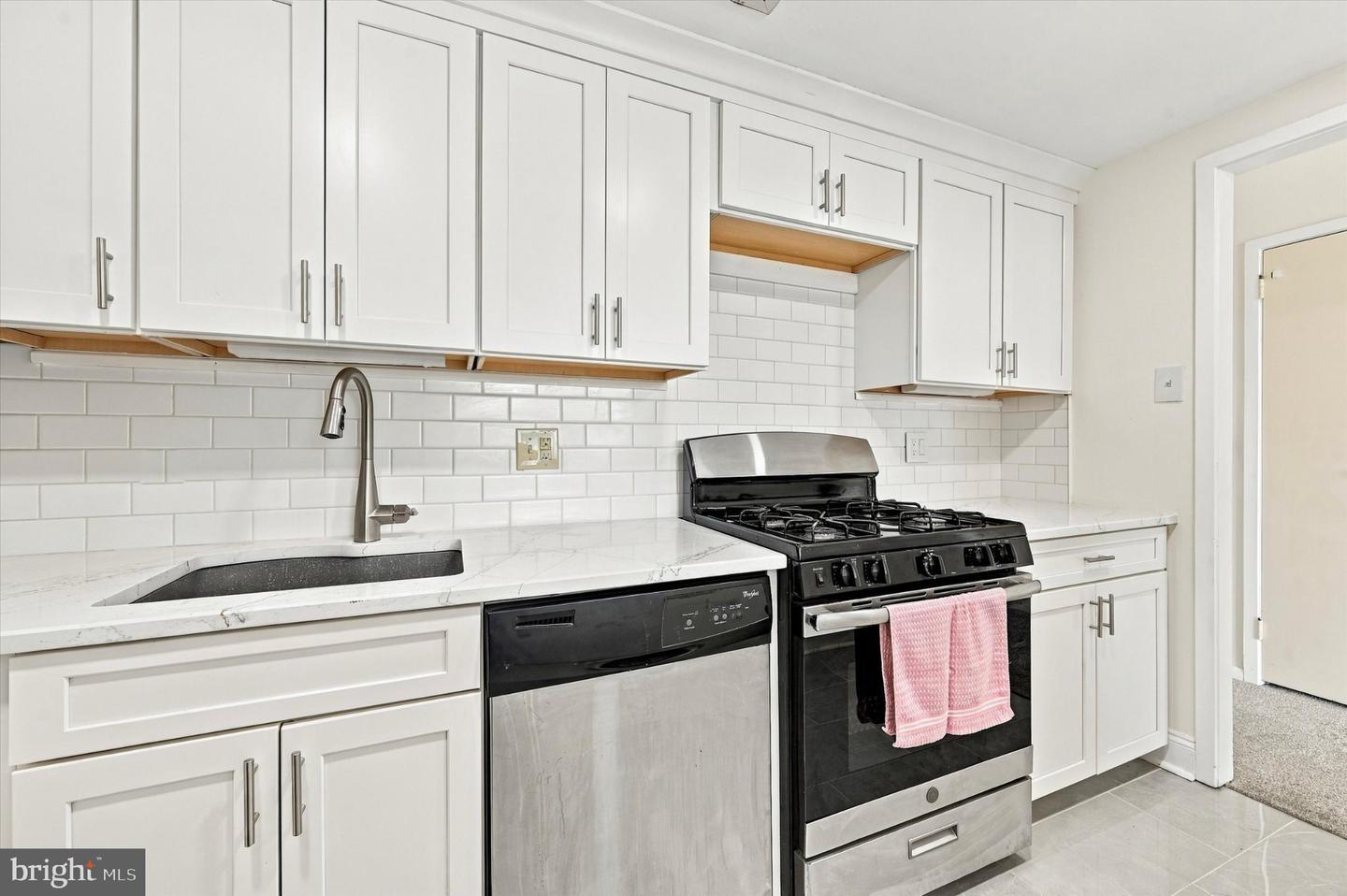 309 Florence Ave #411-n Property Photo 10