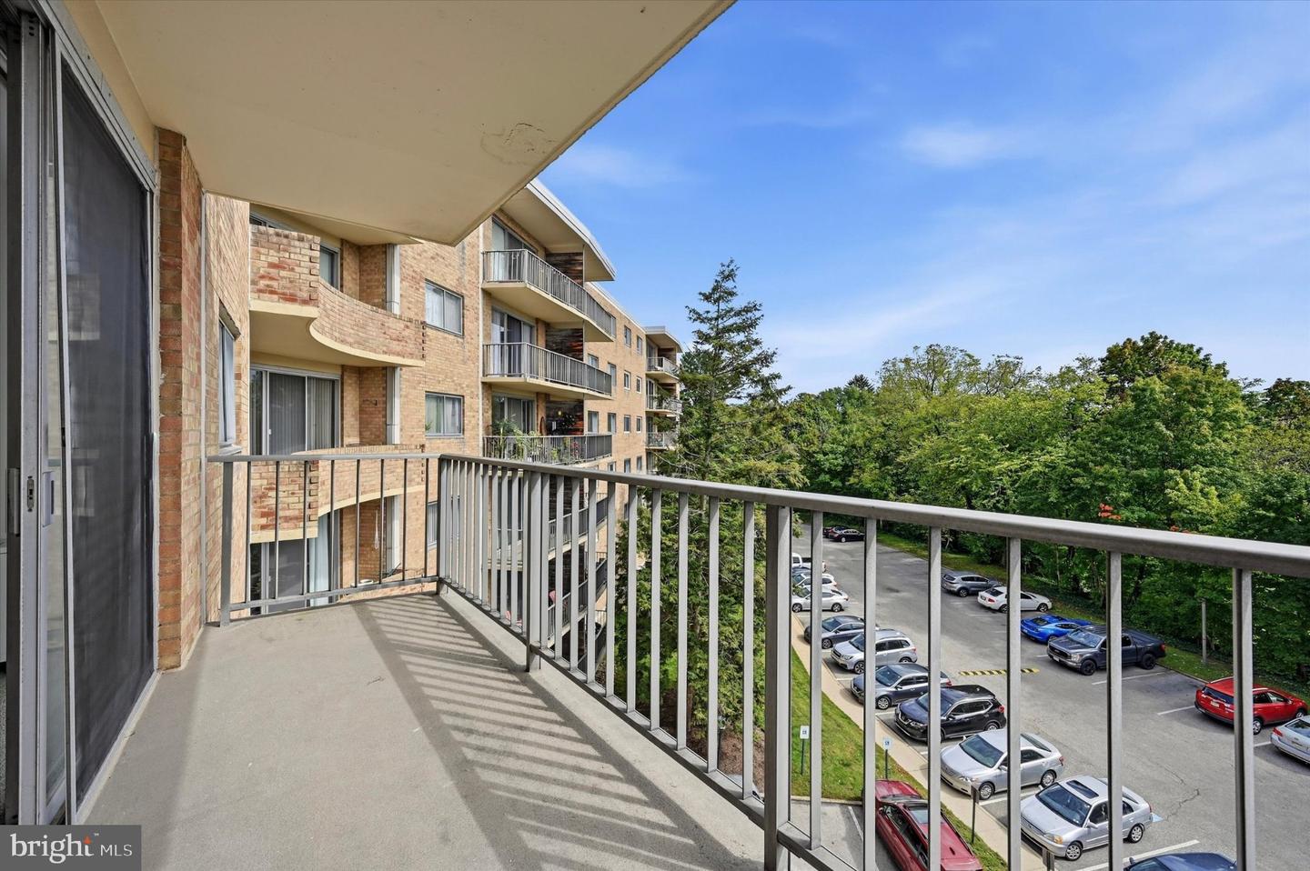 309 Florence Ave #411-n Property Photo 16