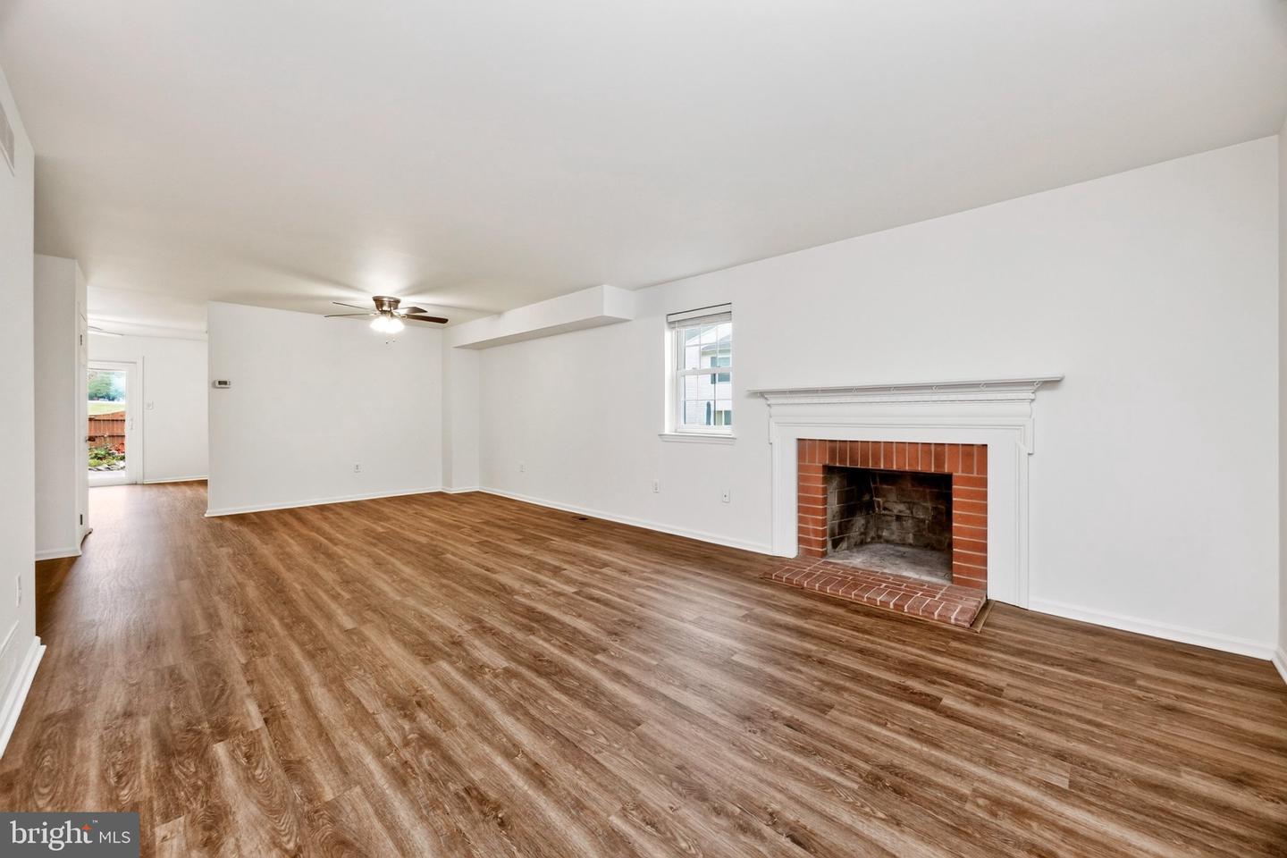 1704 Village Green Dr # Property Photo 4