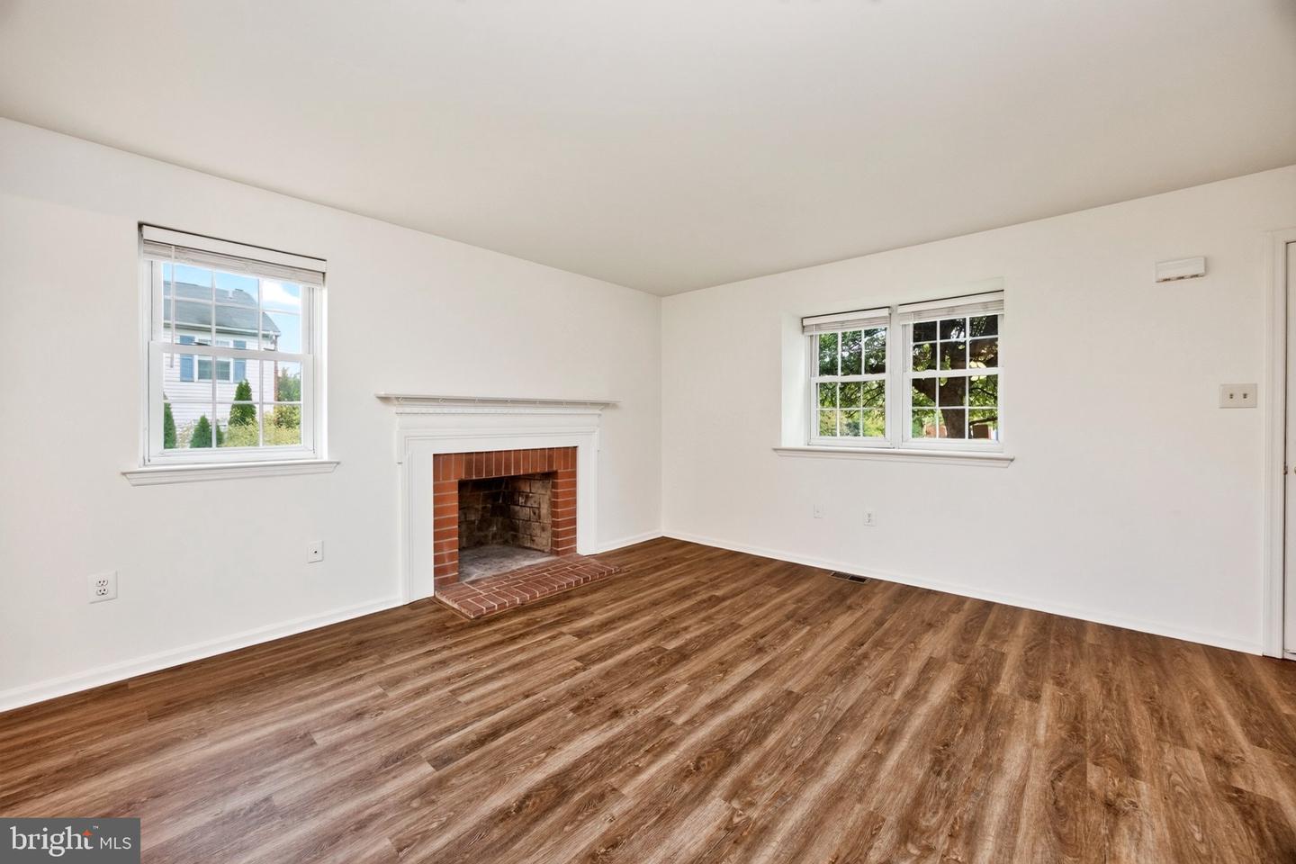 1704 Village Green Dr # Property Photo 10