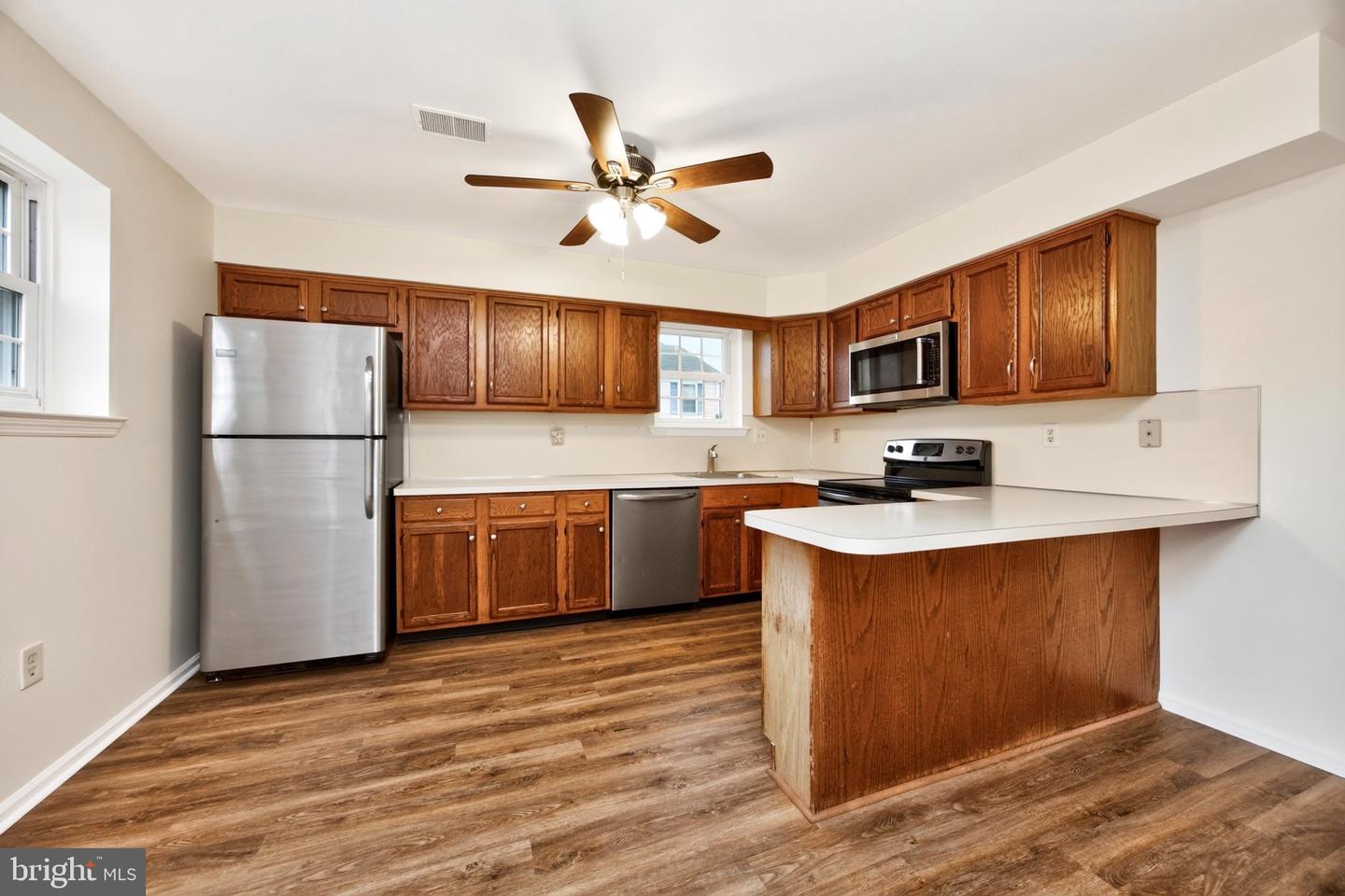 1704 Village Green Dr # Property Photo 17