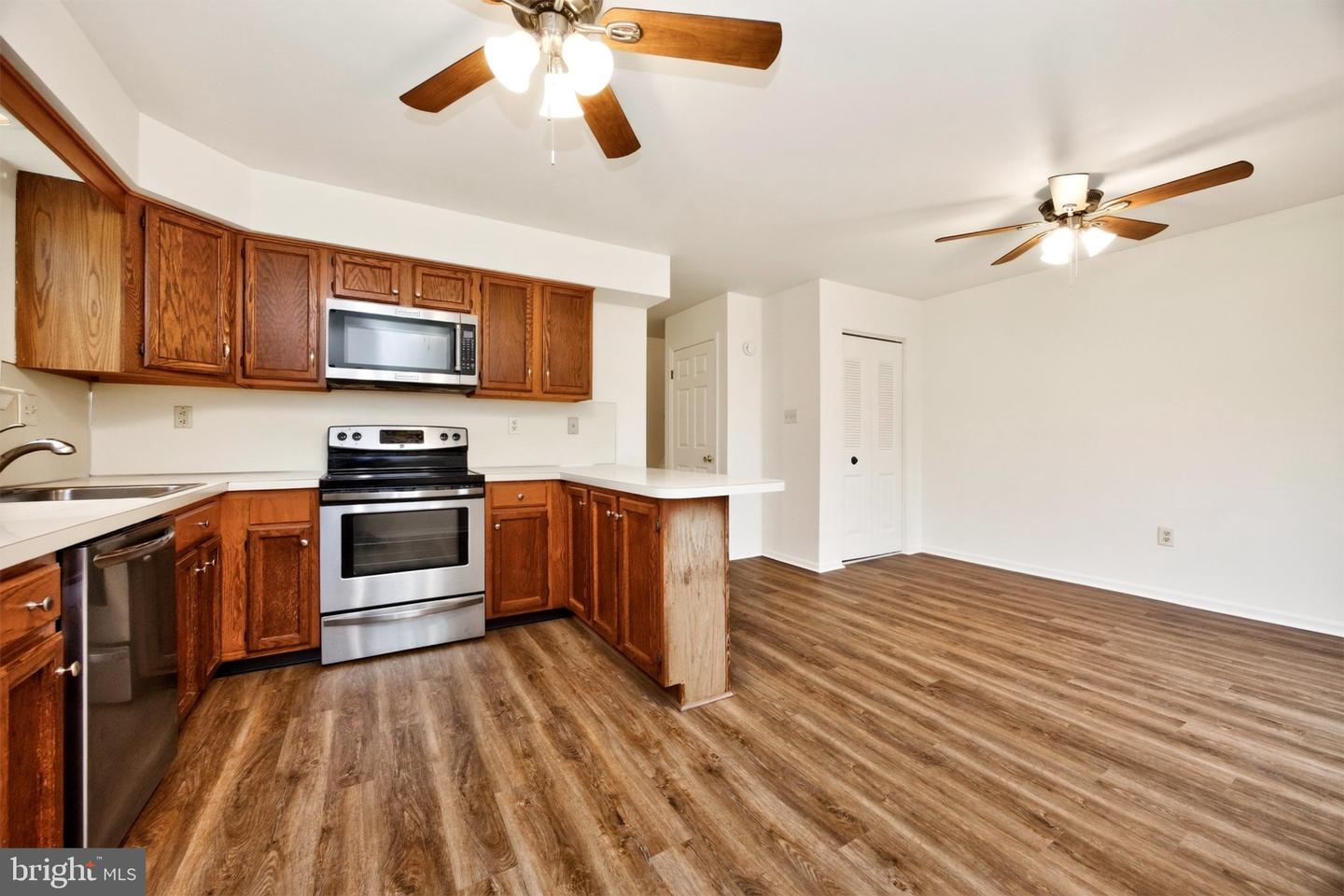 1704 Village Green Dr # Property Photo 19