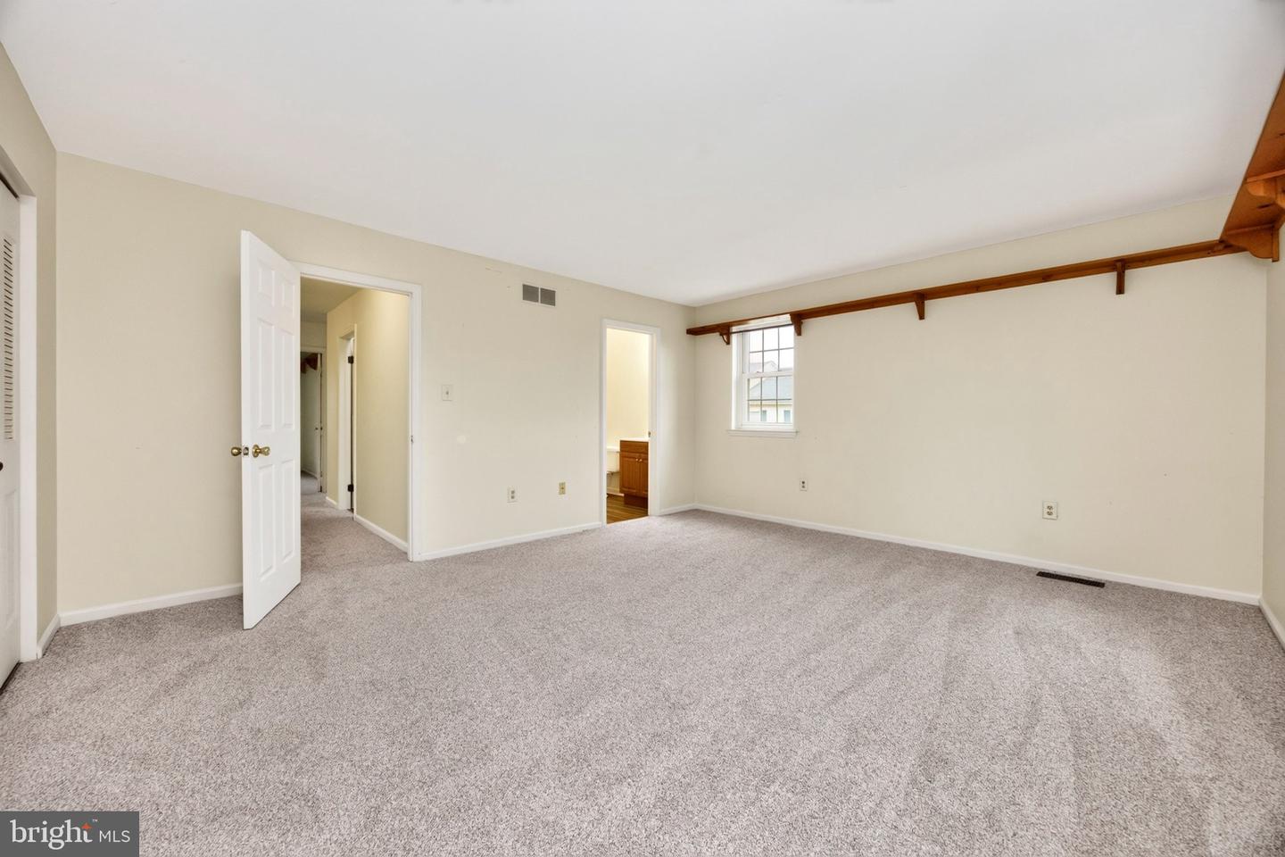 1704 Village Green Dr # Property Photo 31