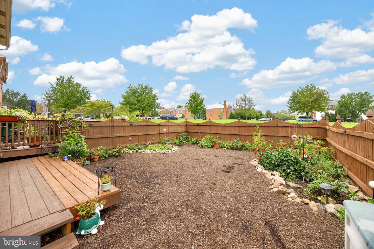 1704 Village Green Dr # Property Photo 38