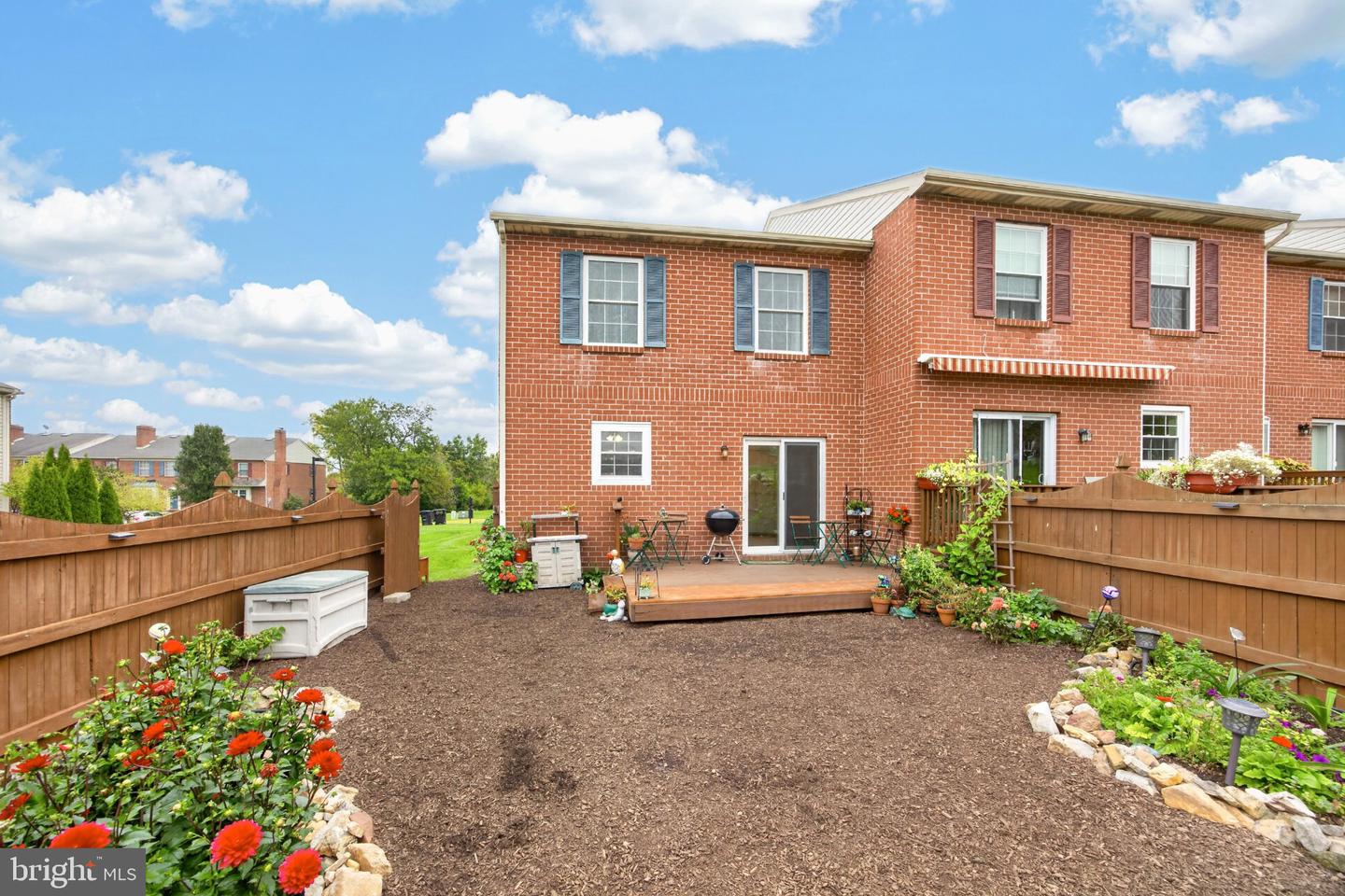 1704 Village Green Dr # Property Photo 39