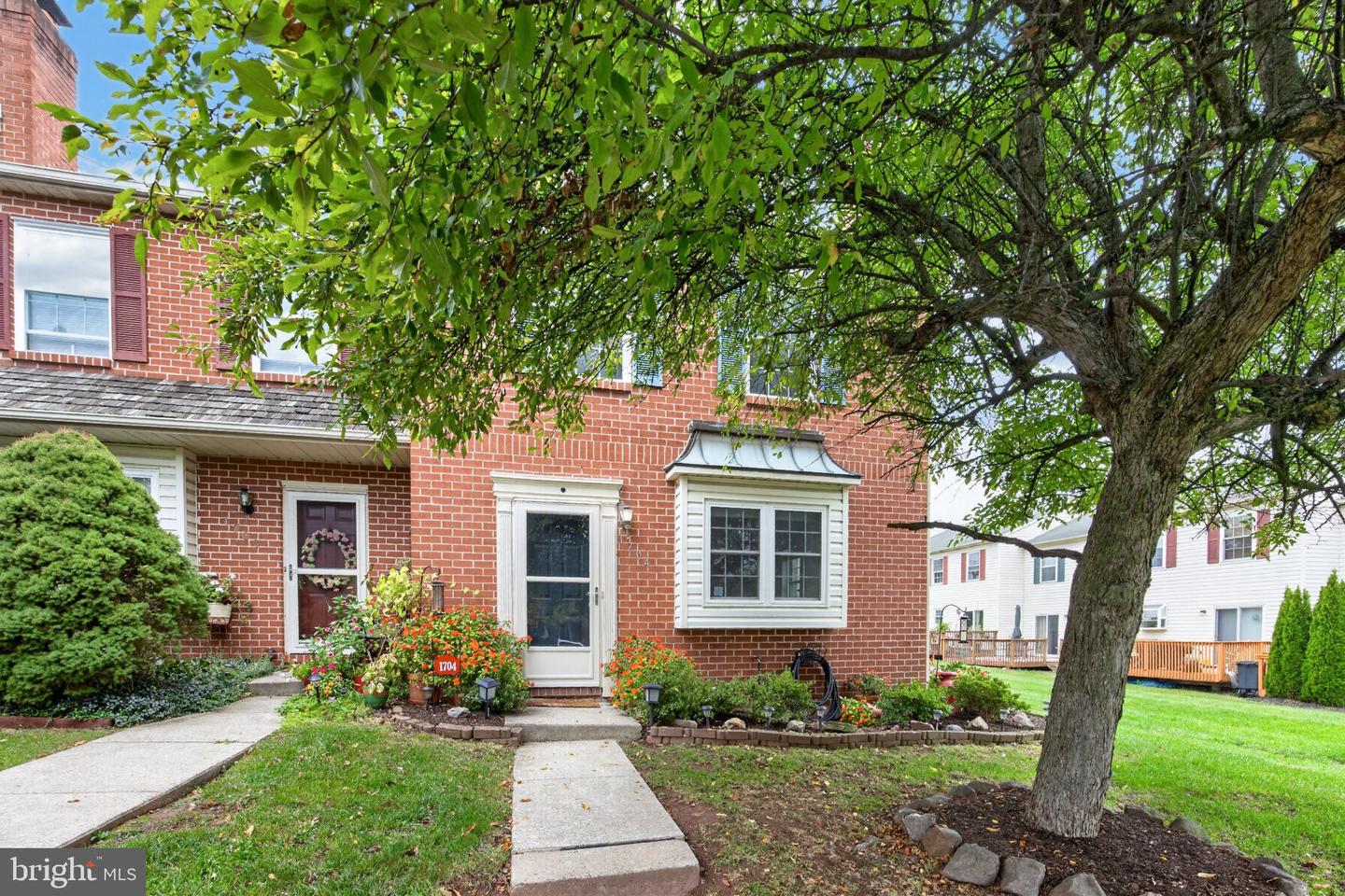 1704 Village Green Dr # Property Photo 43