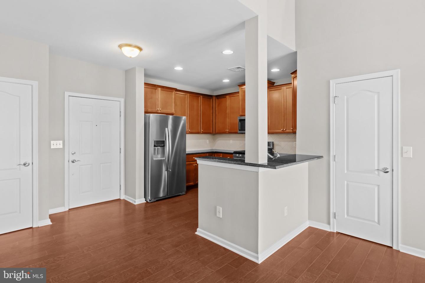 531 Carson Ter Property Photo 3