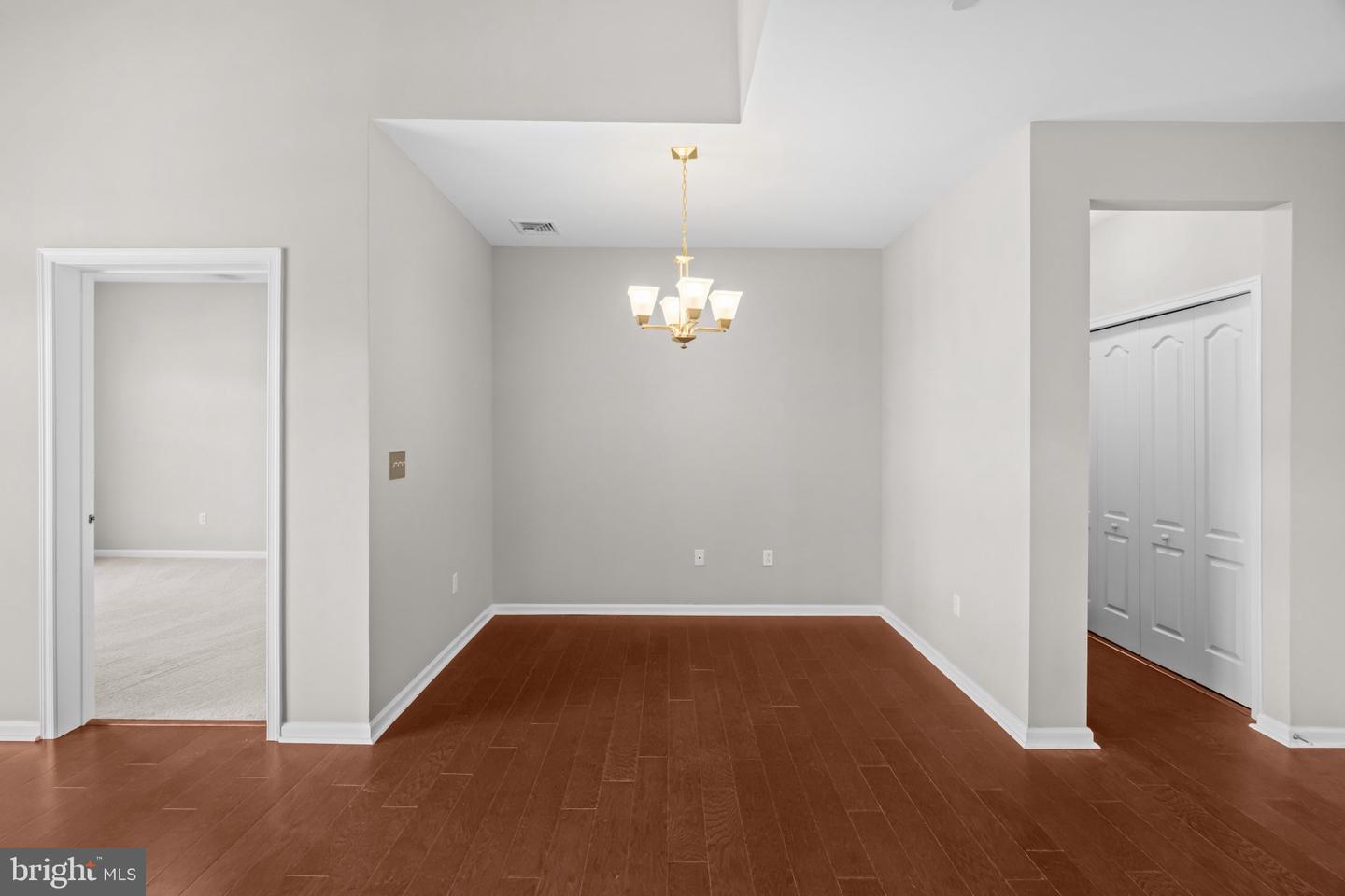 531 Carson Ter Property Photo 8