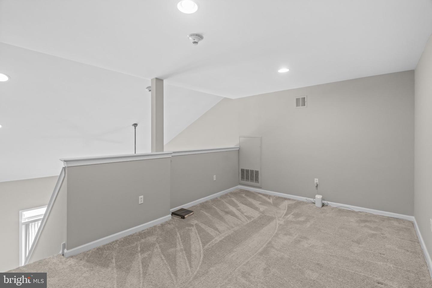 531 Carson Ter Property Photo 28
