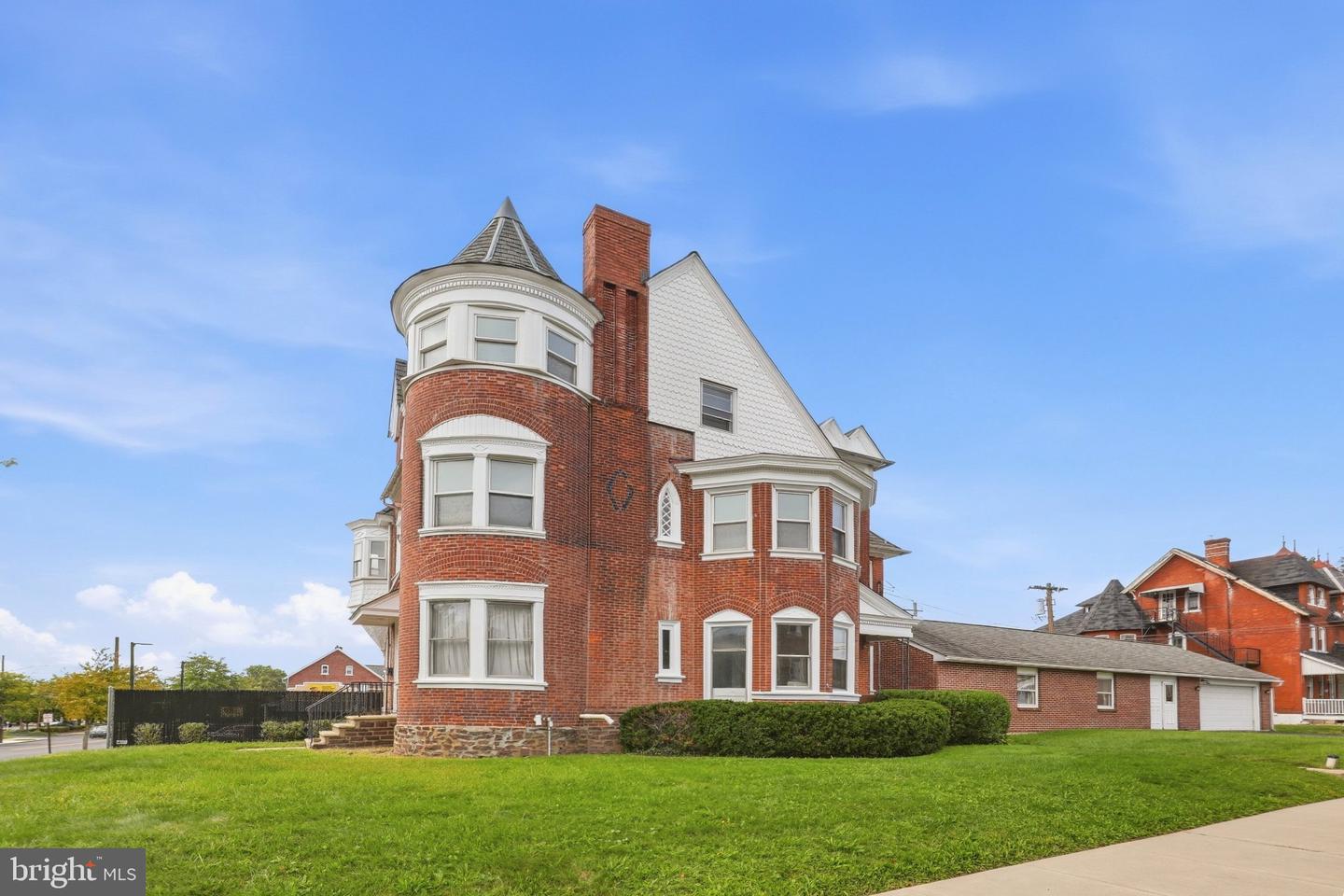 300 S Broad St # Property Photo 3