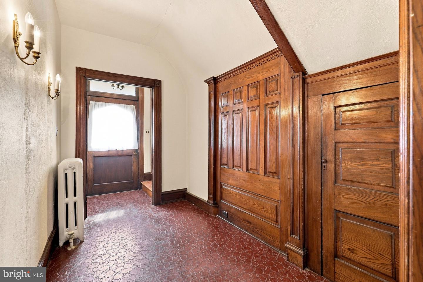 300 S Broad St # Property Photo 6