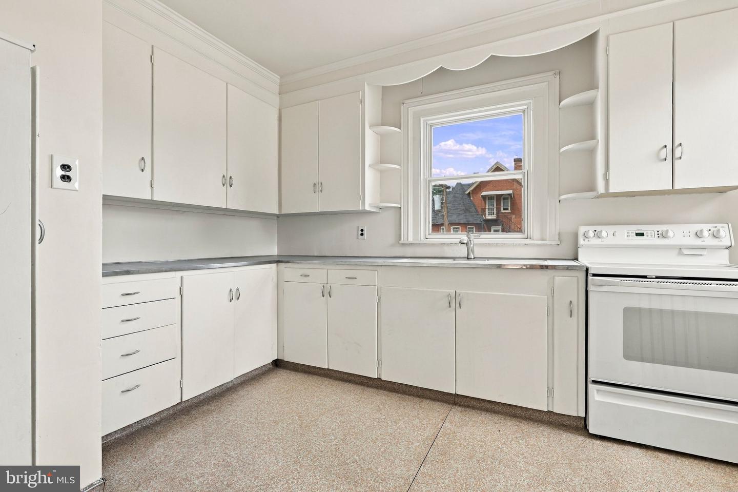 300 S Broad St # Property Photo 28