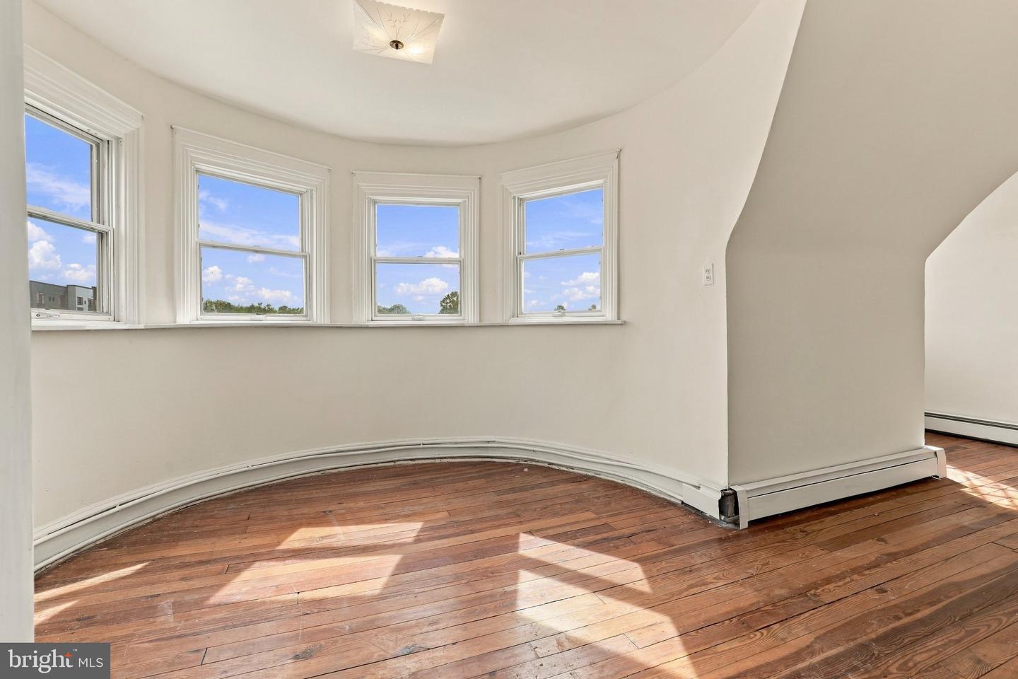 300 S Broad St # Property Photo 32