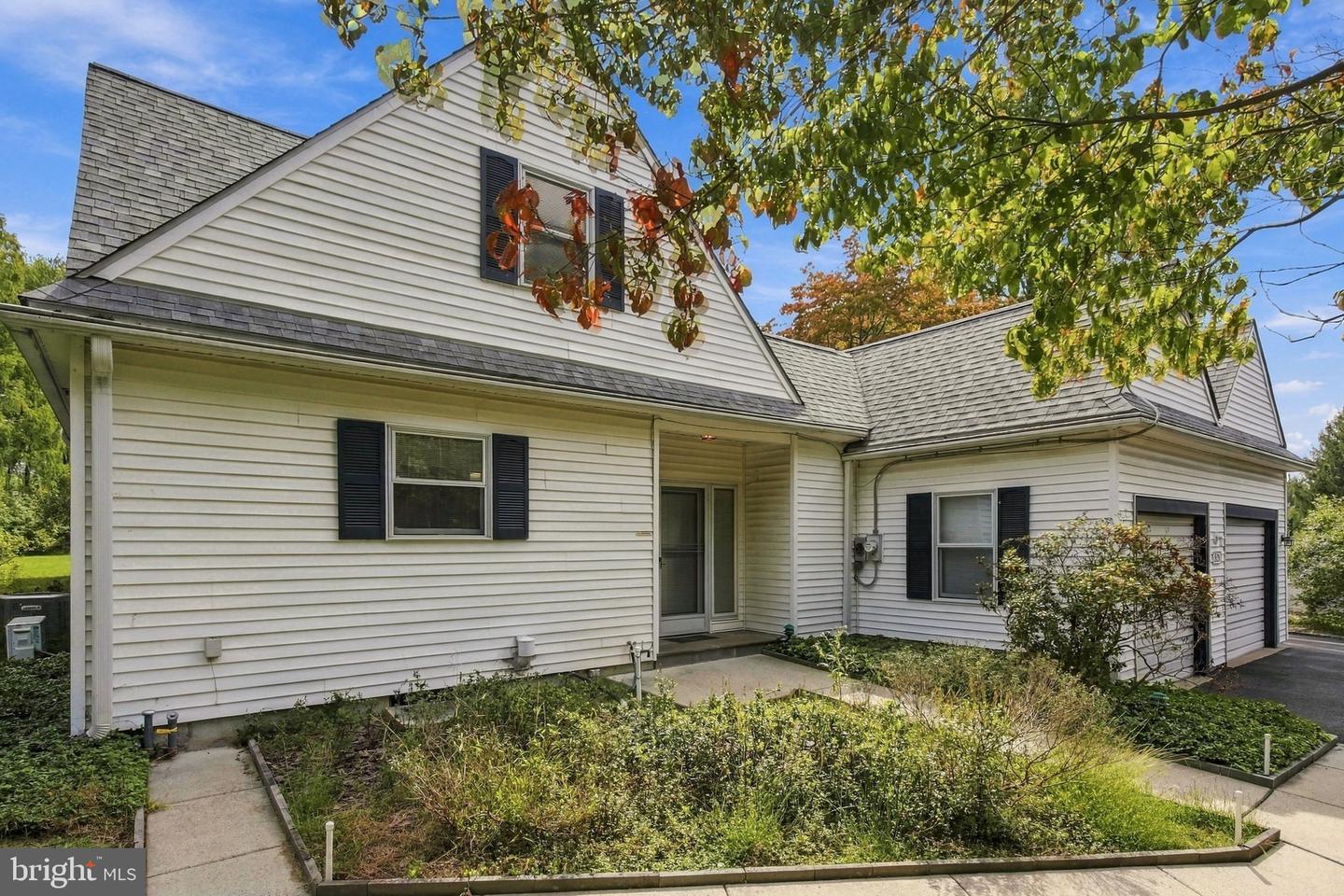 528 Montgomery Rd Property Photo 3