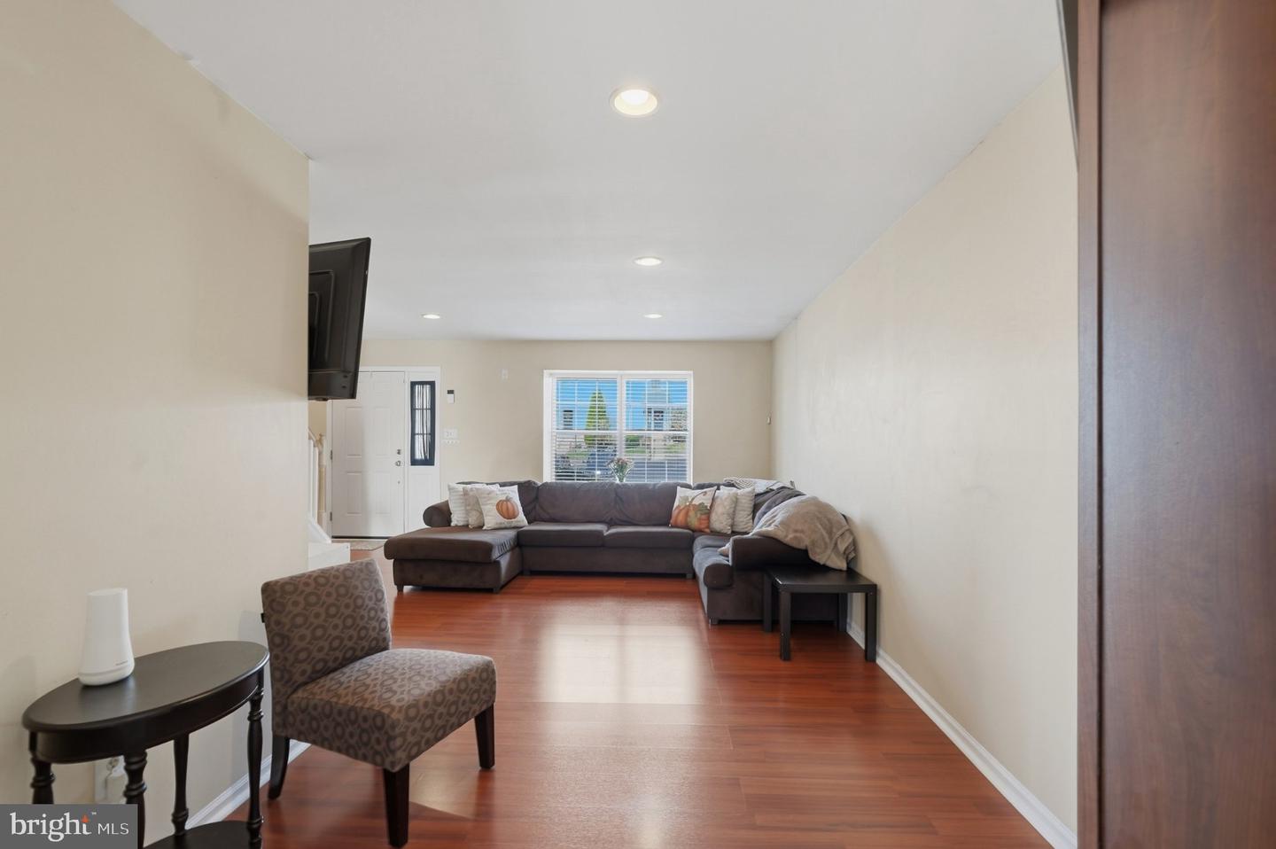 1014 Rafter Rd # Property Photo 7