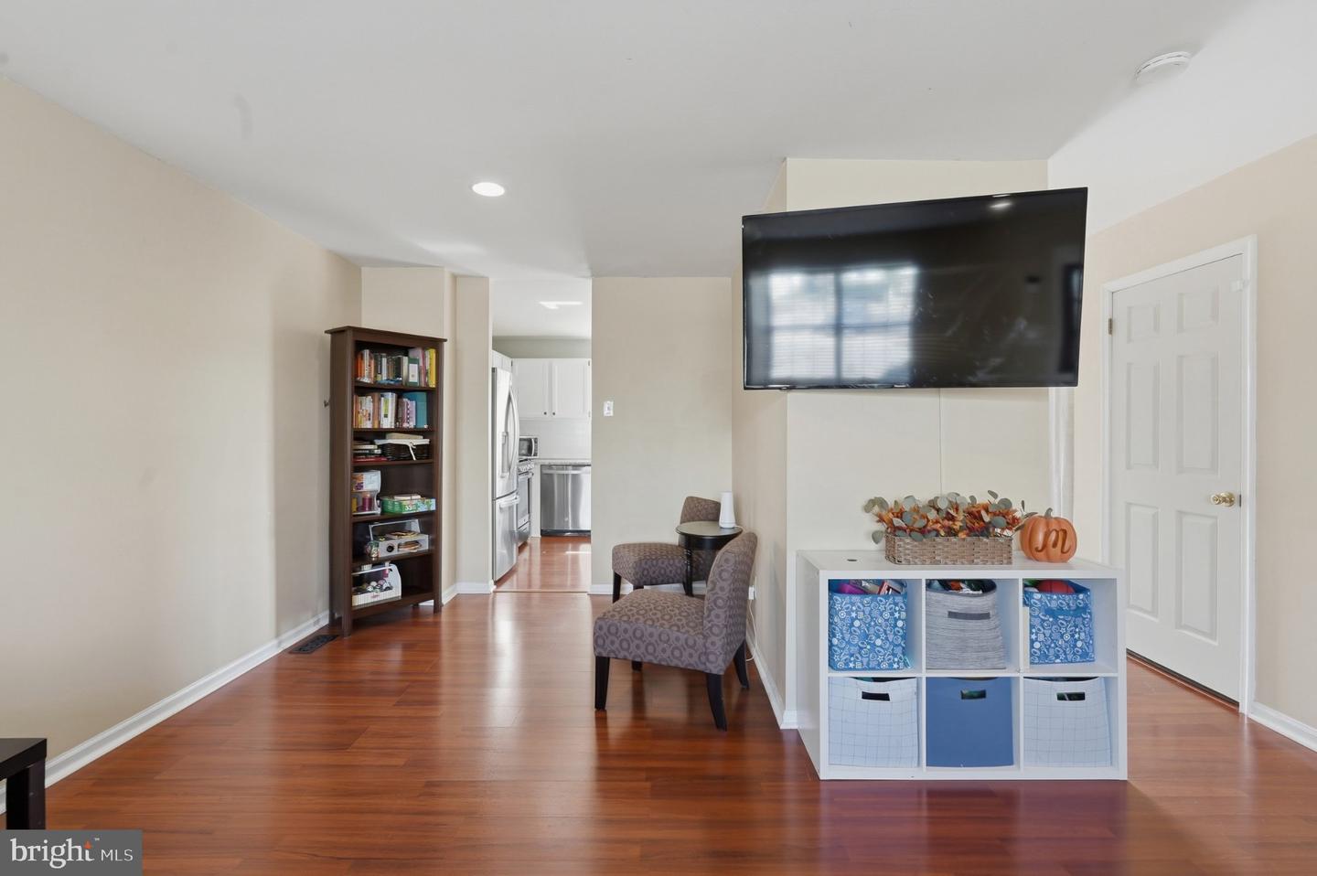 1014 Rafter Rd # Property Photo 8