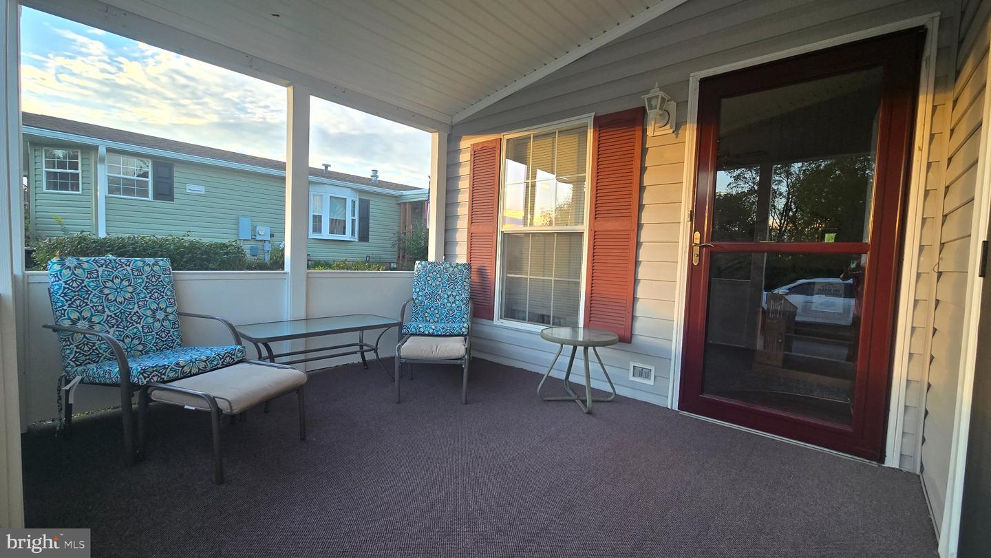 30 Juniper Ct E # Property Photo 6