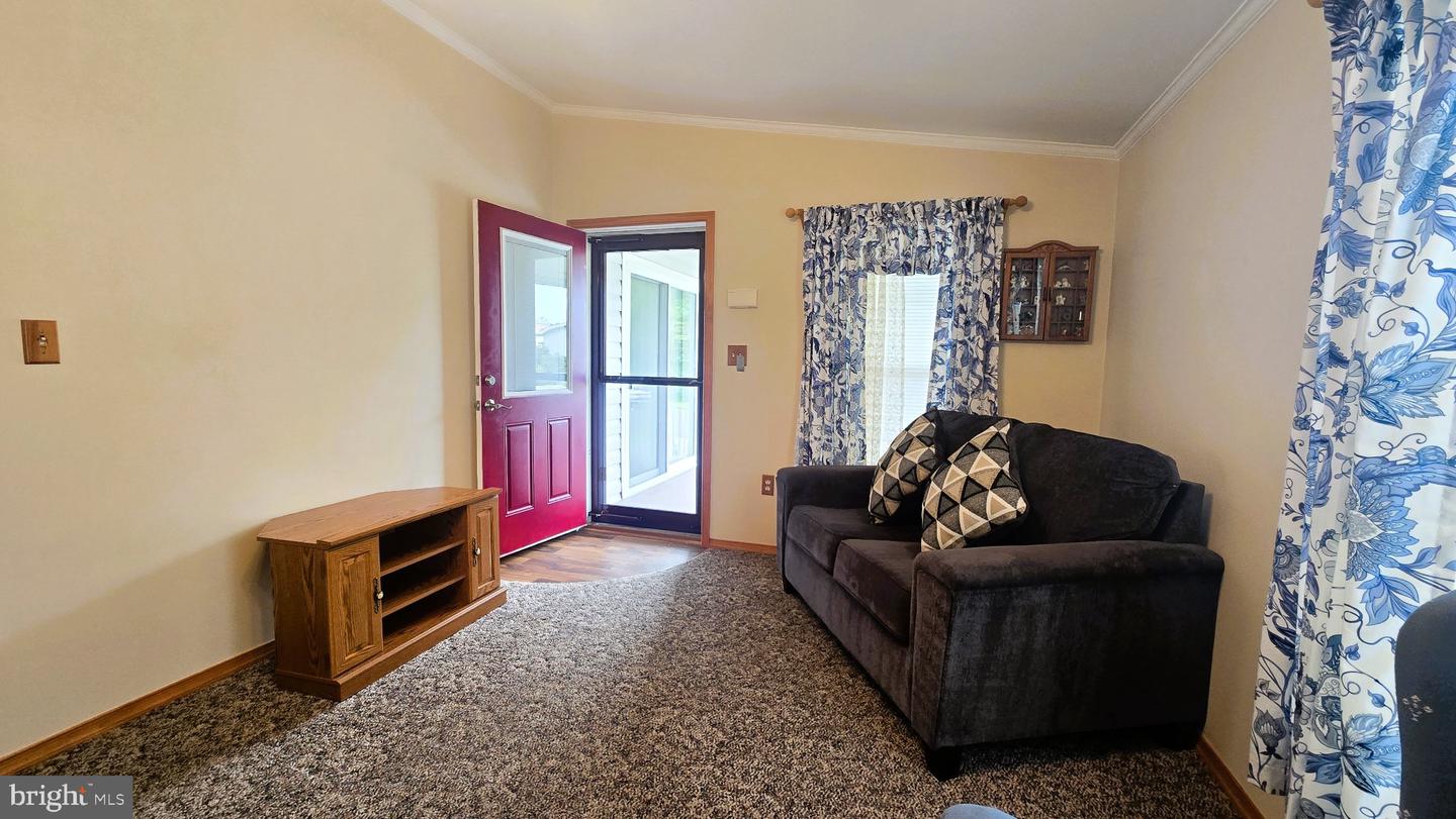 30 Juniper Ct E # Property Photo 8