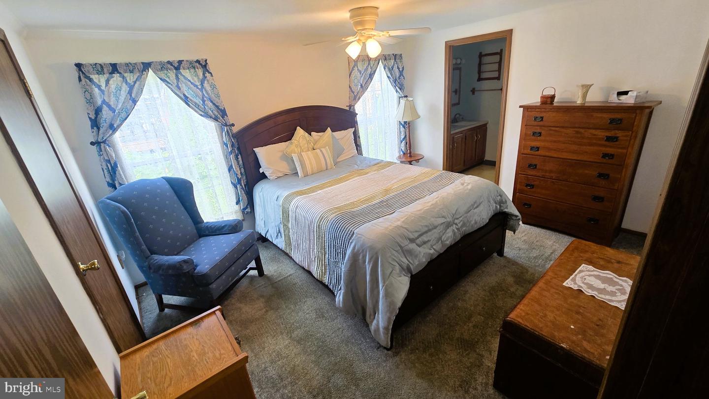 30 Juniper Ct E # Property Photo 14