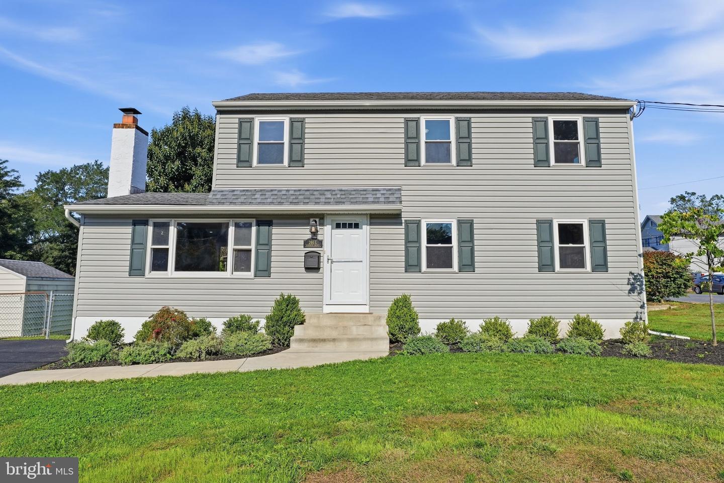 244 E MONUMENT AVE # Property Photo 1