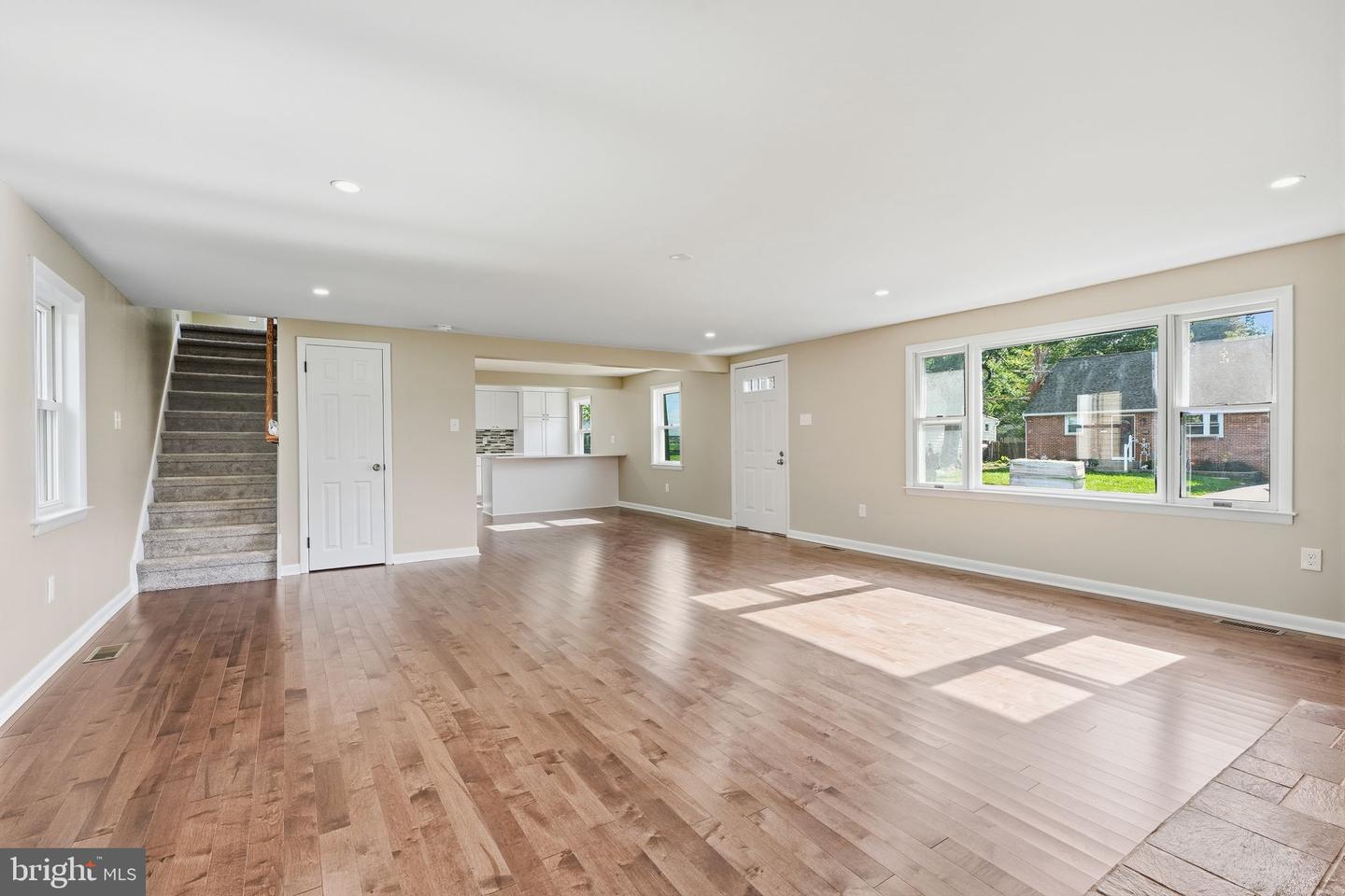 244 E Monument Ave # Property Photo 3