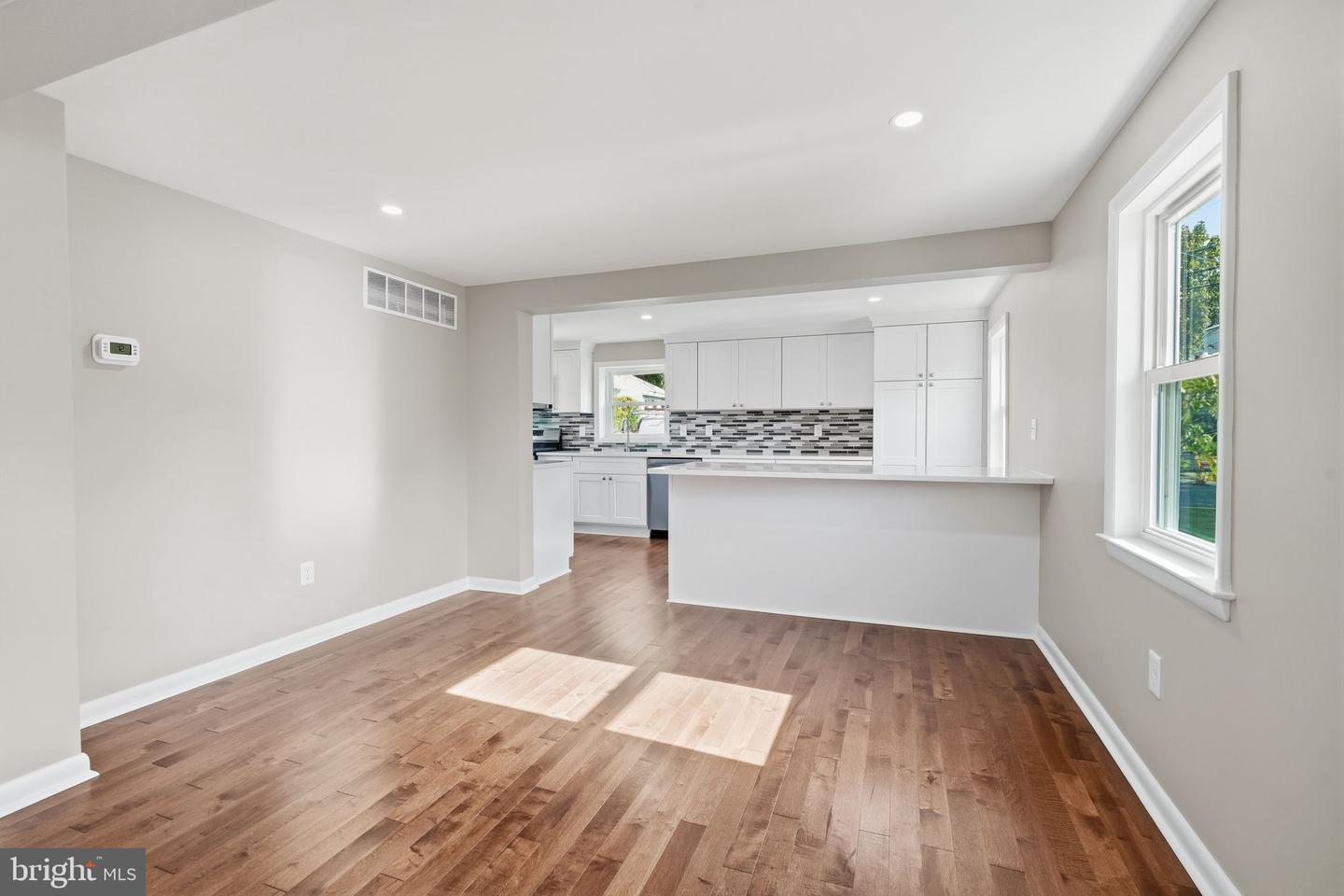 244 E Monument Ave # Property Photo 6
