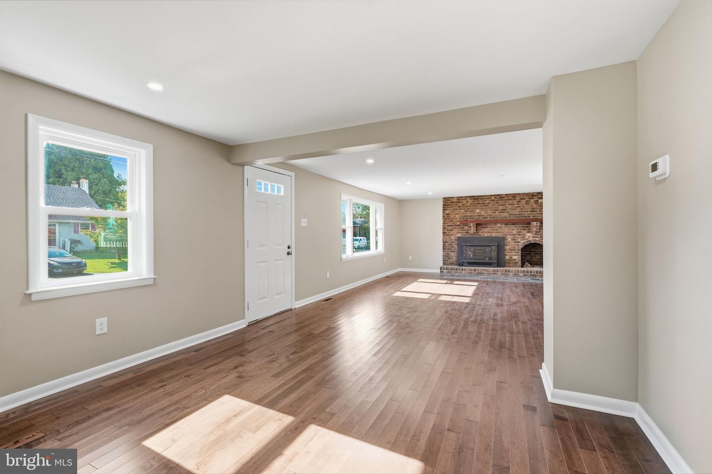 244 E Monument Ave # Property Photo 7