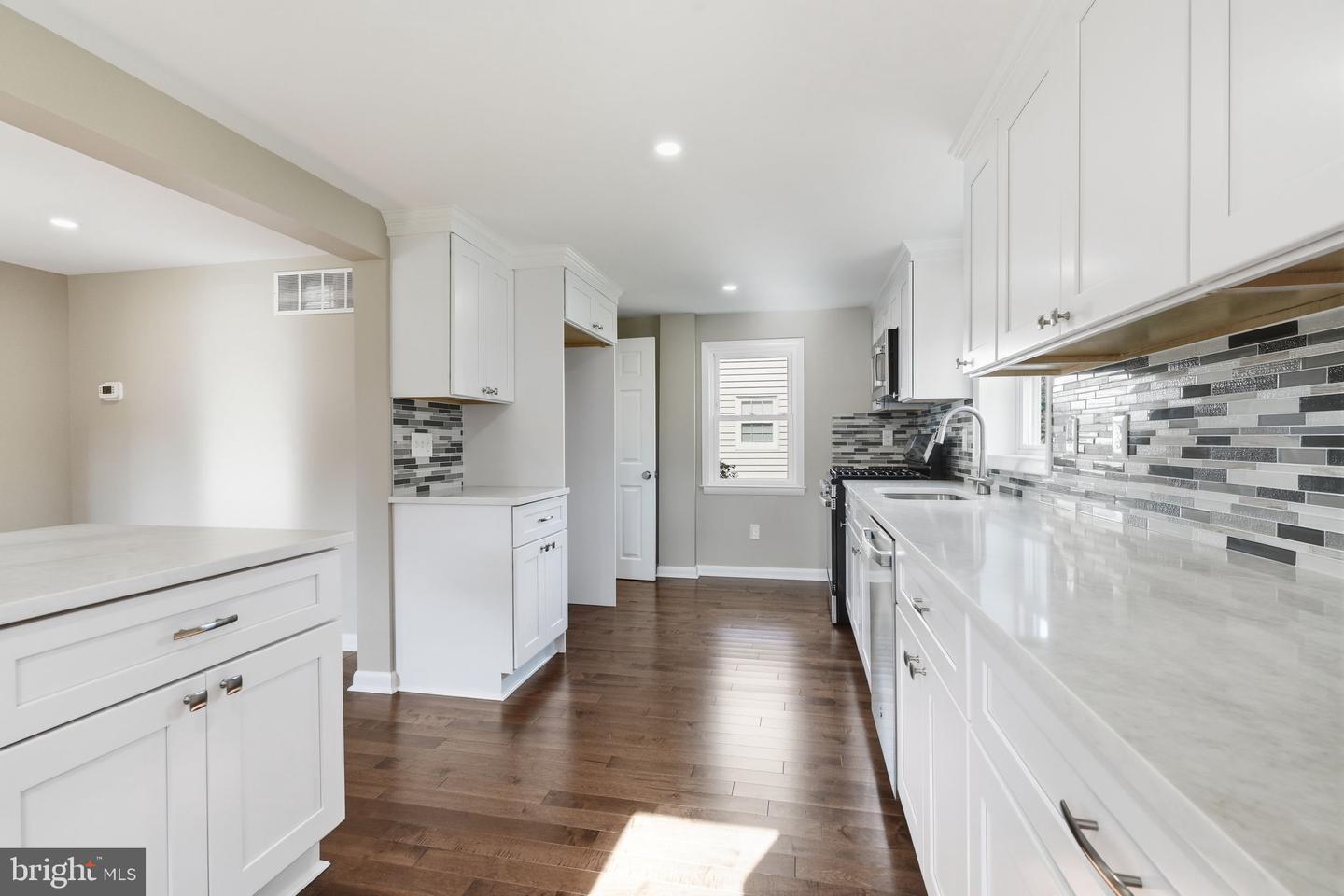 244 E Monument Ave # Property Photo 9