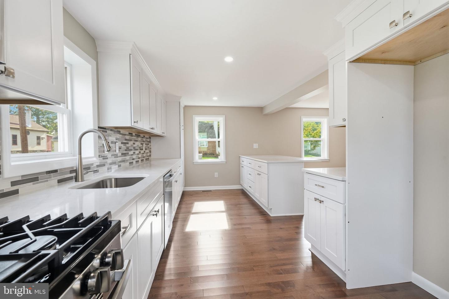244 E Monument Ave # Property Photo 13