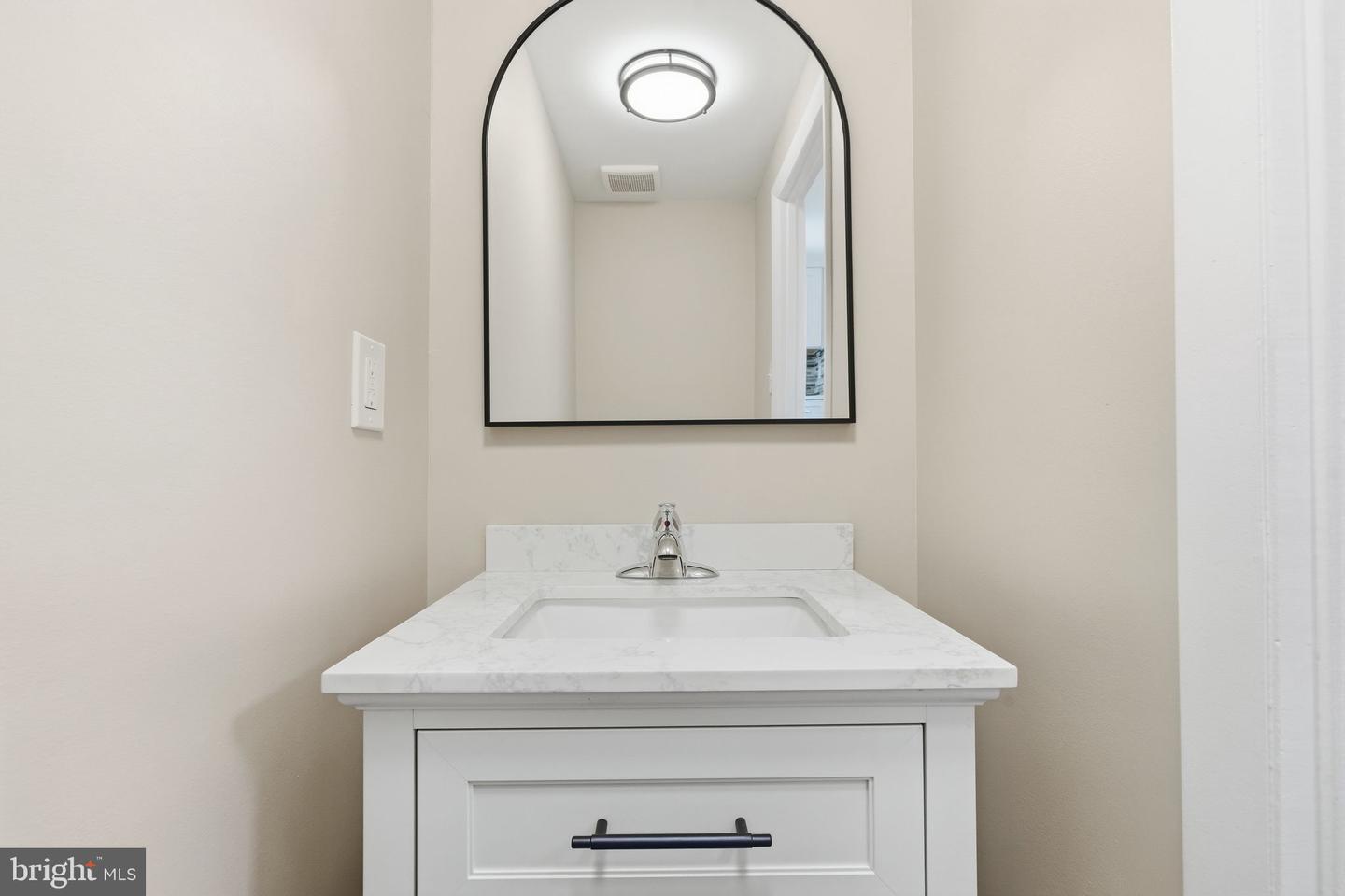 244 E Monument Ave # Property Photo 14