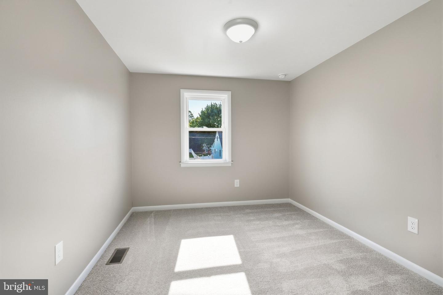 244 E Monument Ave # Property Photo 18