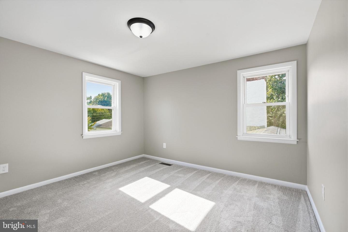 244 E Monument Ave # Property Photo 19