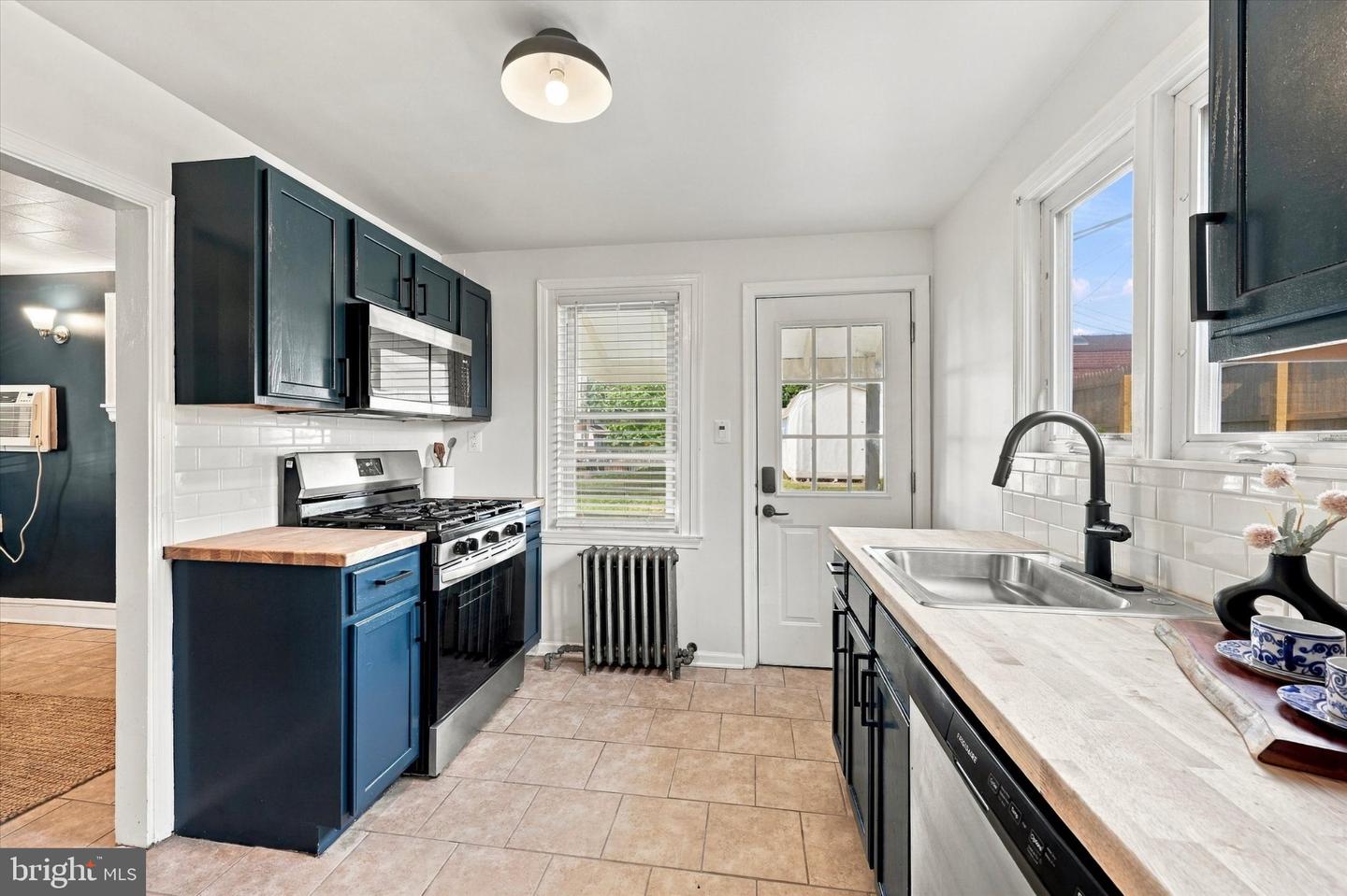 8366 Cadwalader Ave Property Photo 10