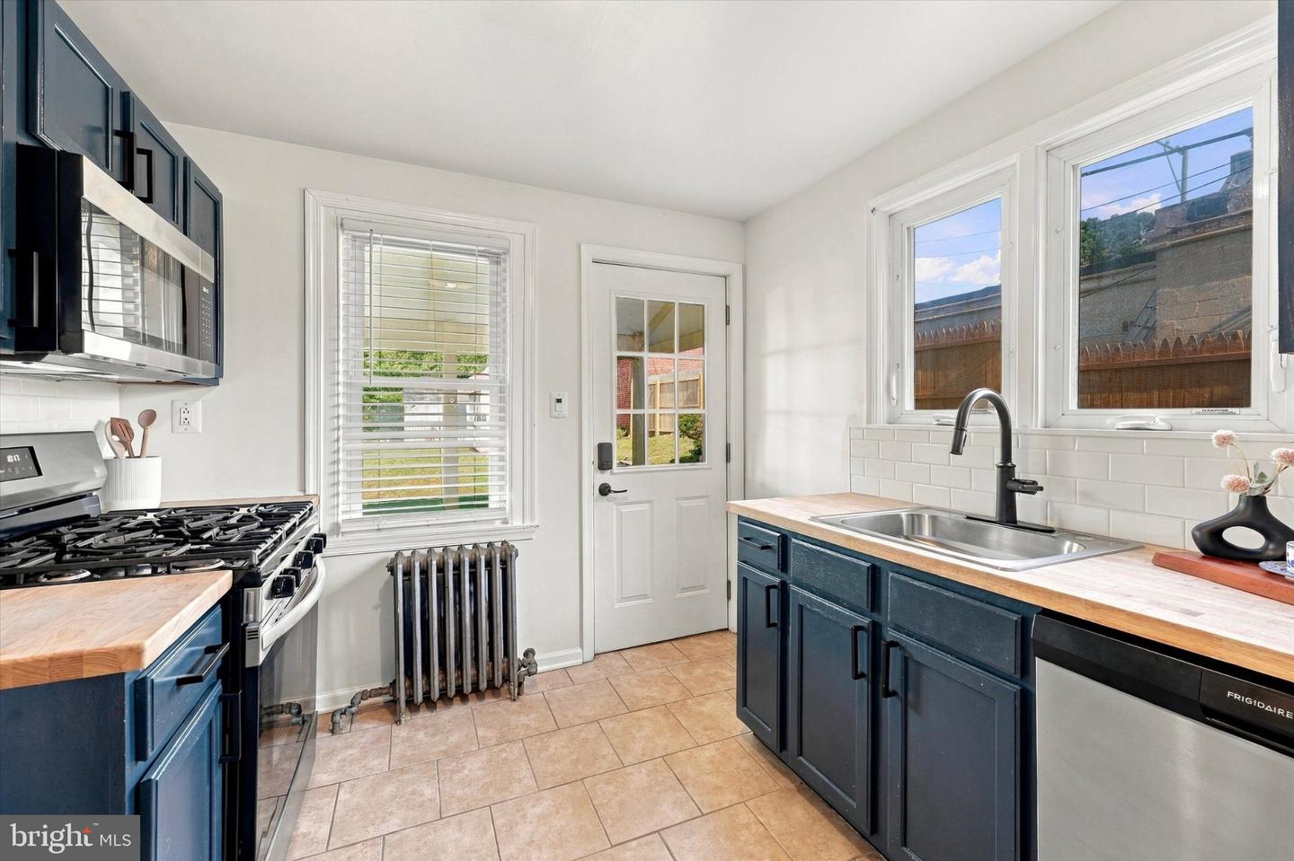 8366 Cadwalader Ave Property Photo 11