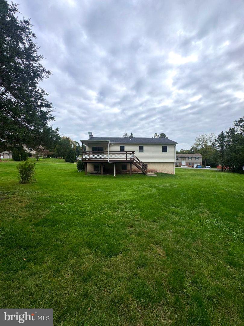 1170 Woodmere Dr # Property Photo 2