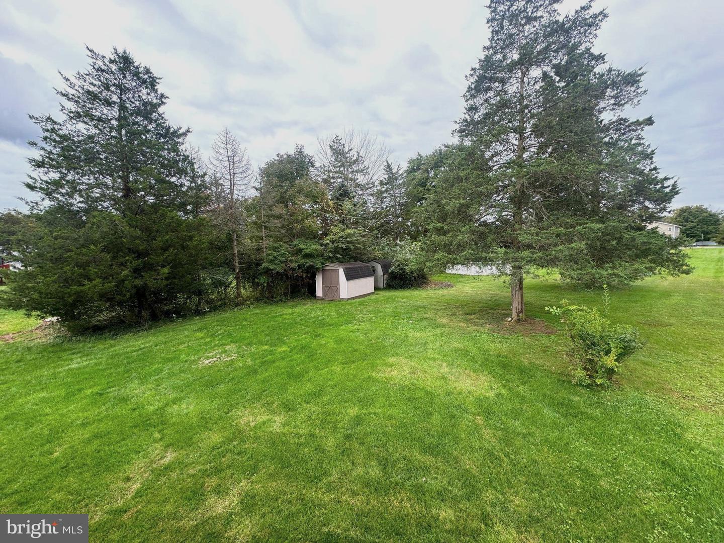 1170 Woodmere Dr # Property Photo 3