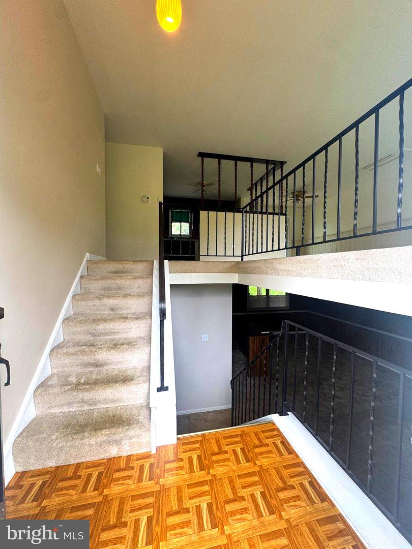 1170 Woodmere Dr # Property Photo 4