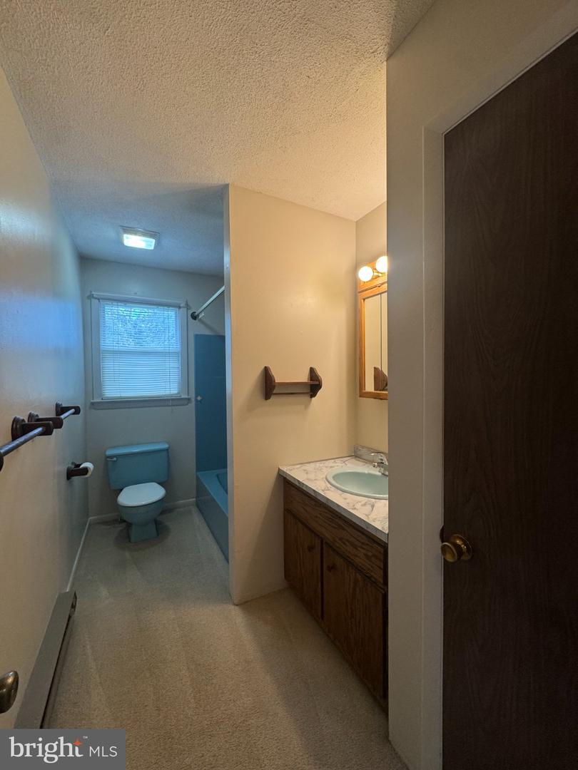 1170 Woodmere Dr # Property Photo 13