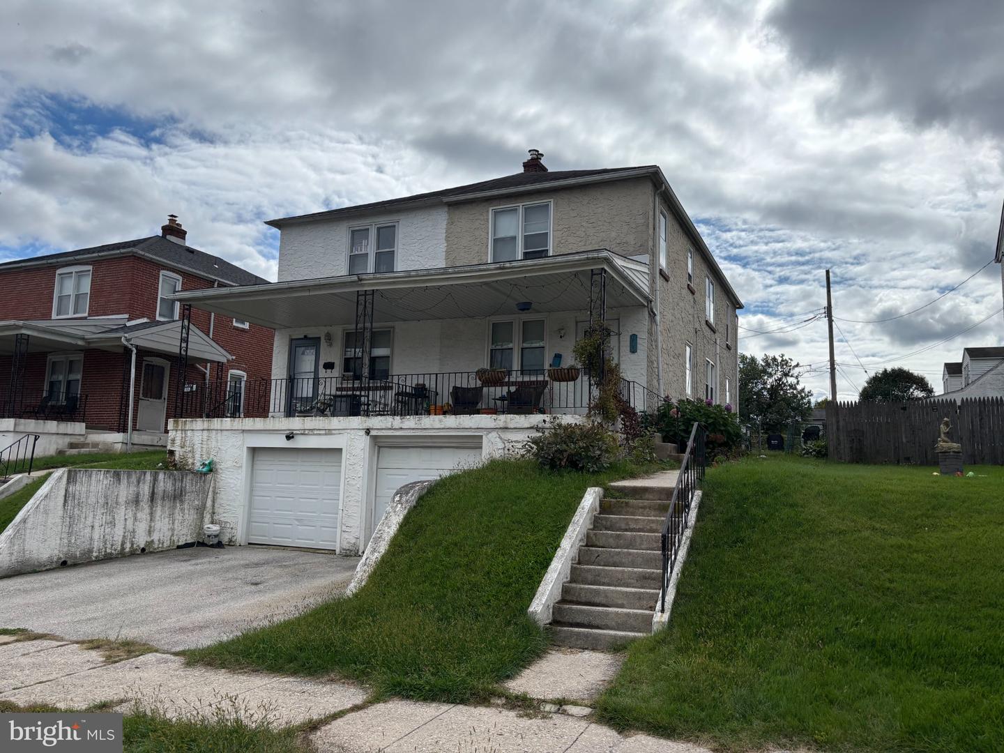 910 W JAMES ST Property Photo 1