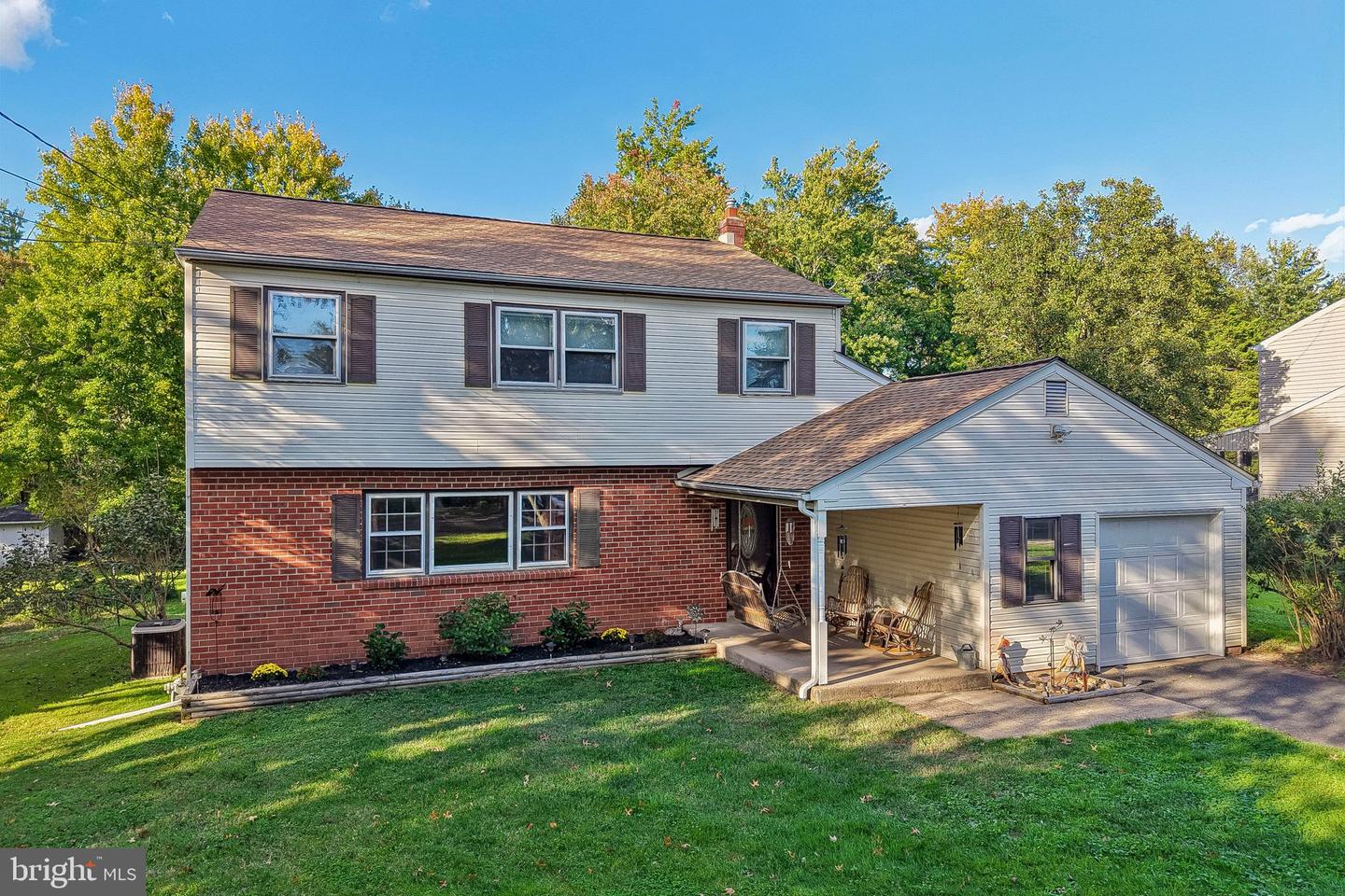 729 Mockingbird Ln # Property Photo 3