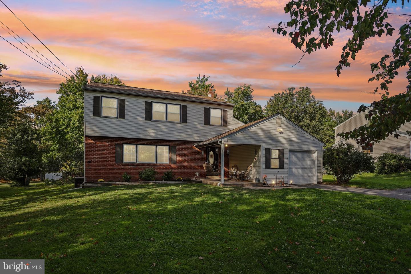 729 Mockingbird Ln # Property Photo 4